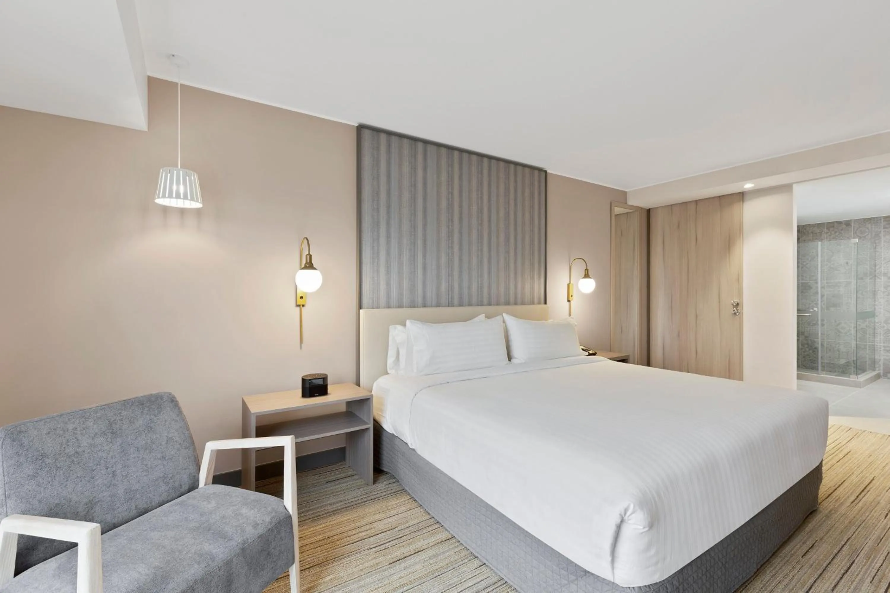 Standard King Room - High Floor/Extra Space in Holiday Inn Express - Lima San Isidro by IHG