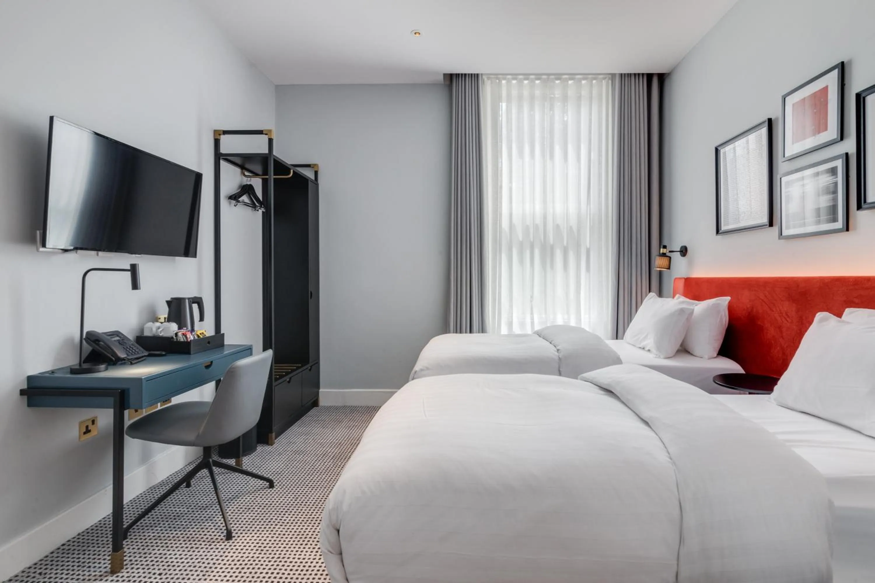 Superior Twin Room in Mornington Hotel London Kensington, BW Premier Collection