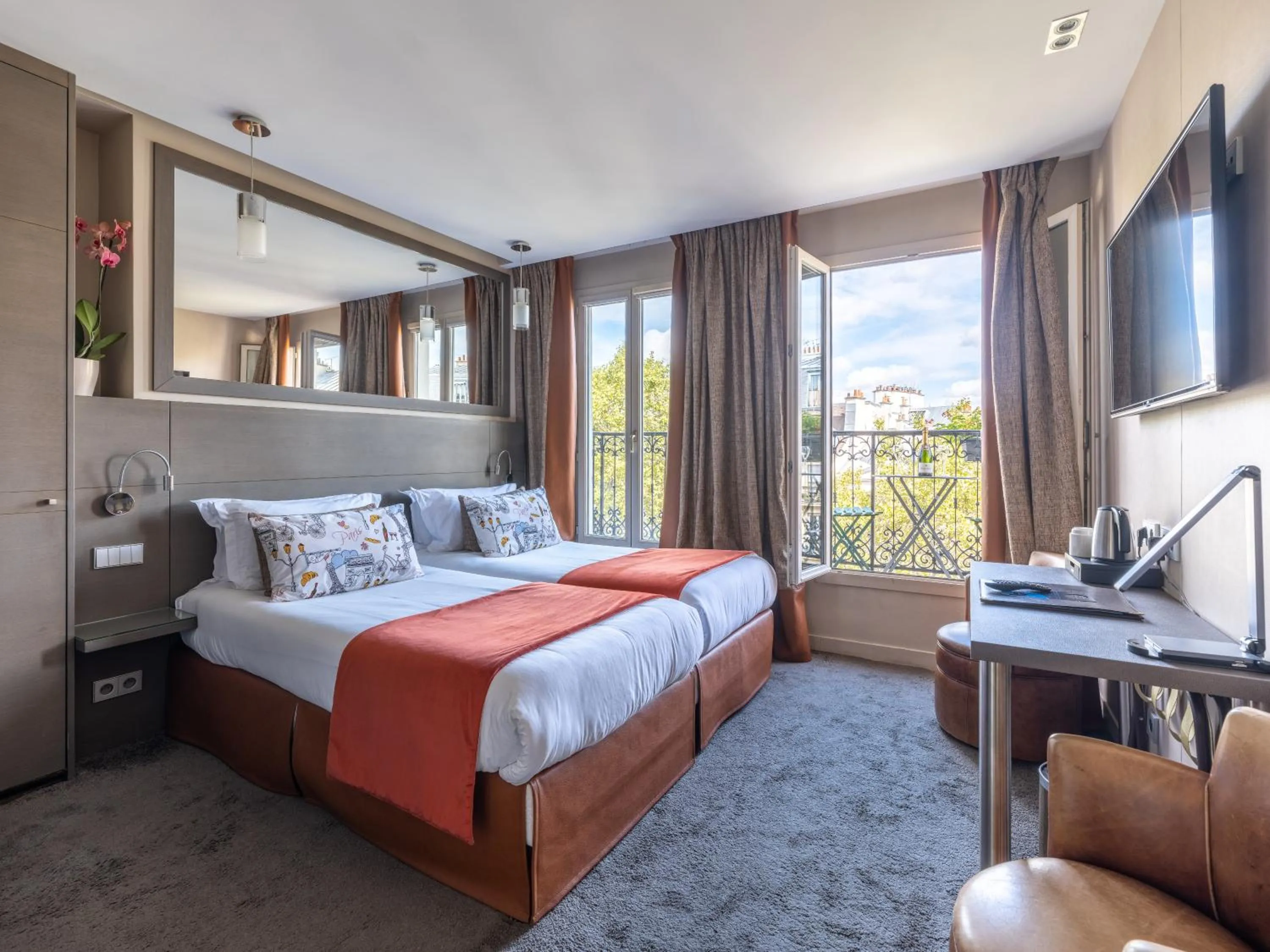 Superior Twin Room in Hotel Minerve