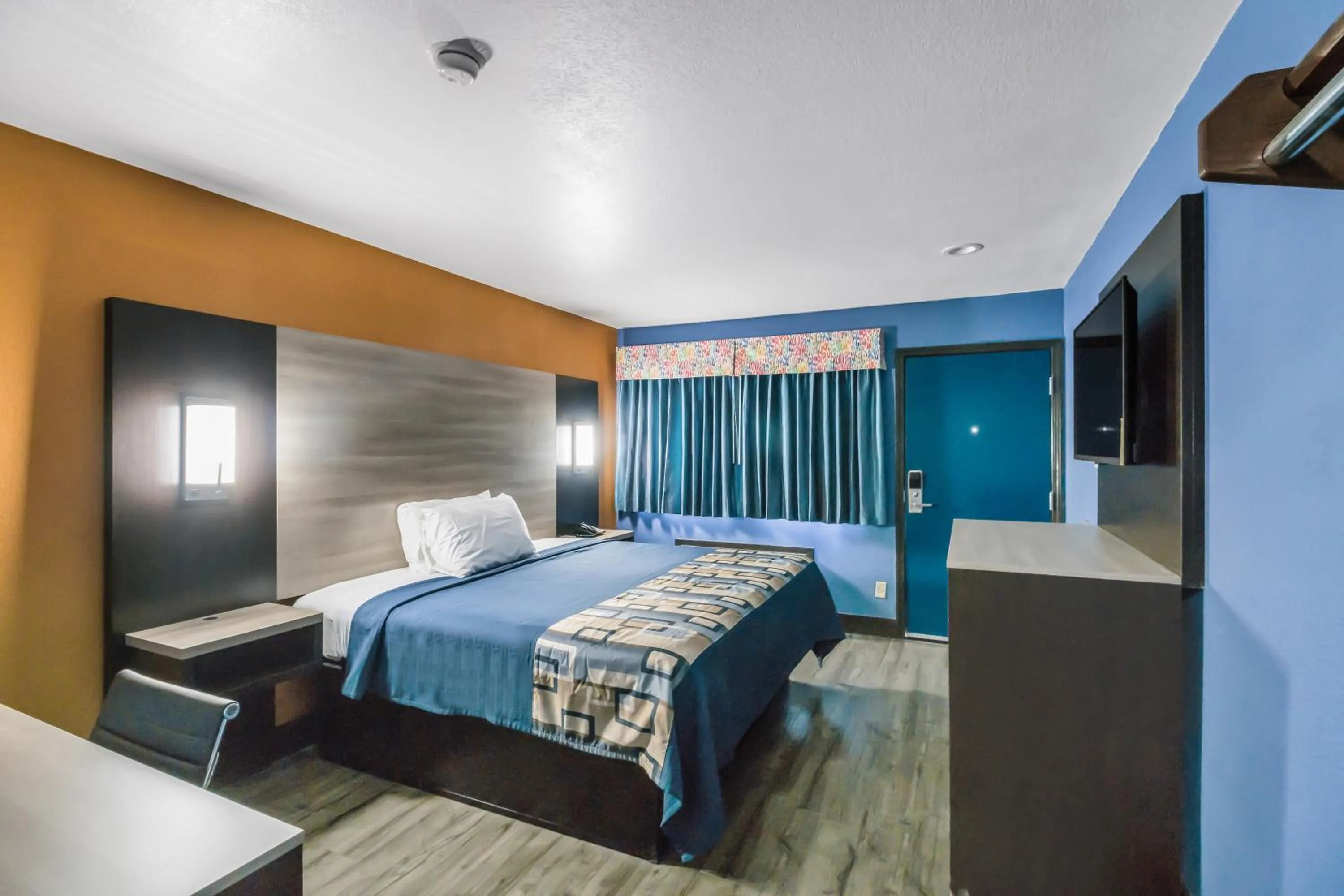 Superior Single Room -Smoking - single occupancy in Scottish Inns