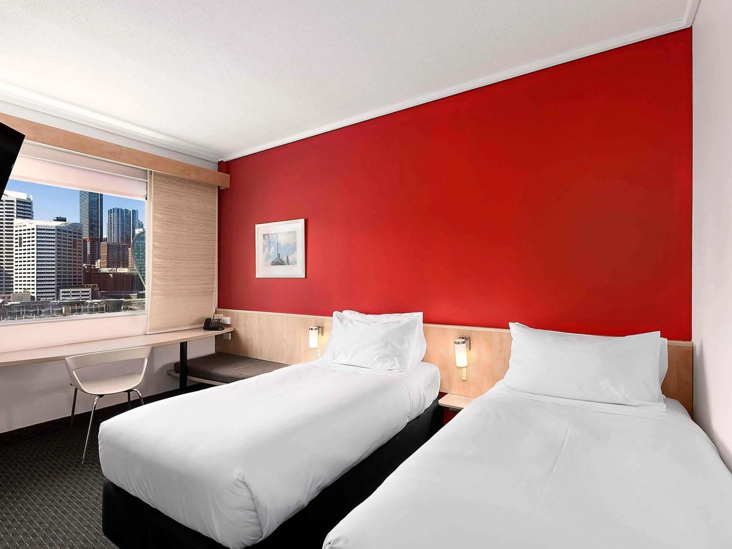 Superior Twin Room in ibis Sydney Darling Harbour