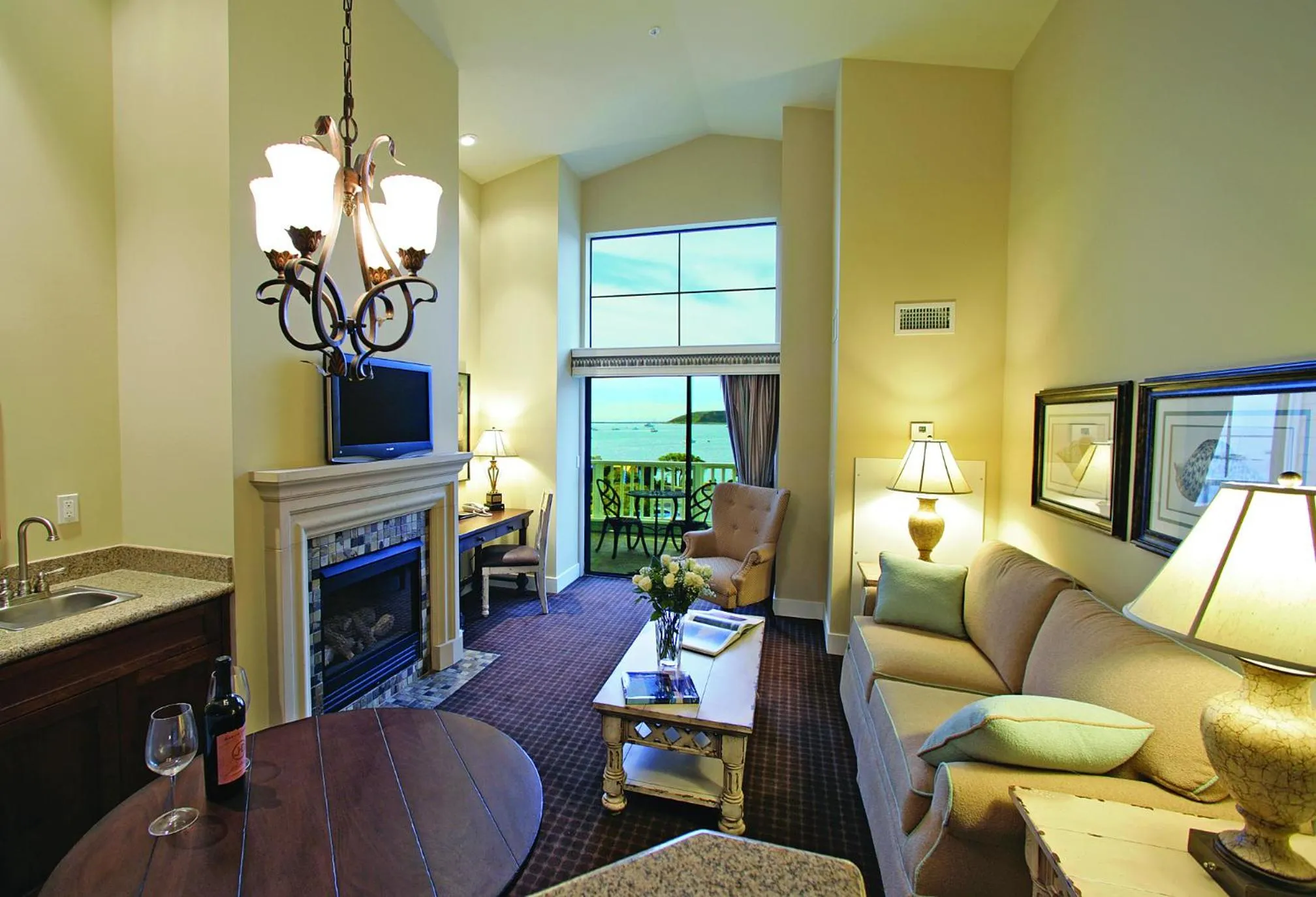 Deluxe Double Room with Ocean View in Oceano Hotel and Spa Half Moon Bay Harbor