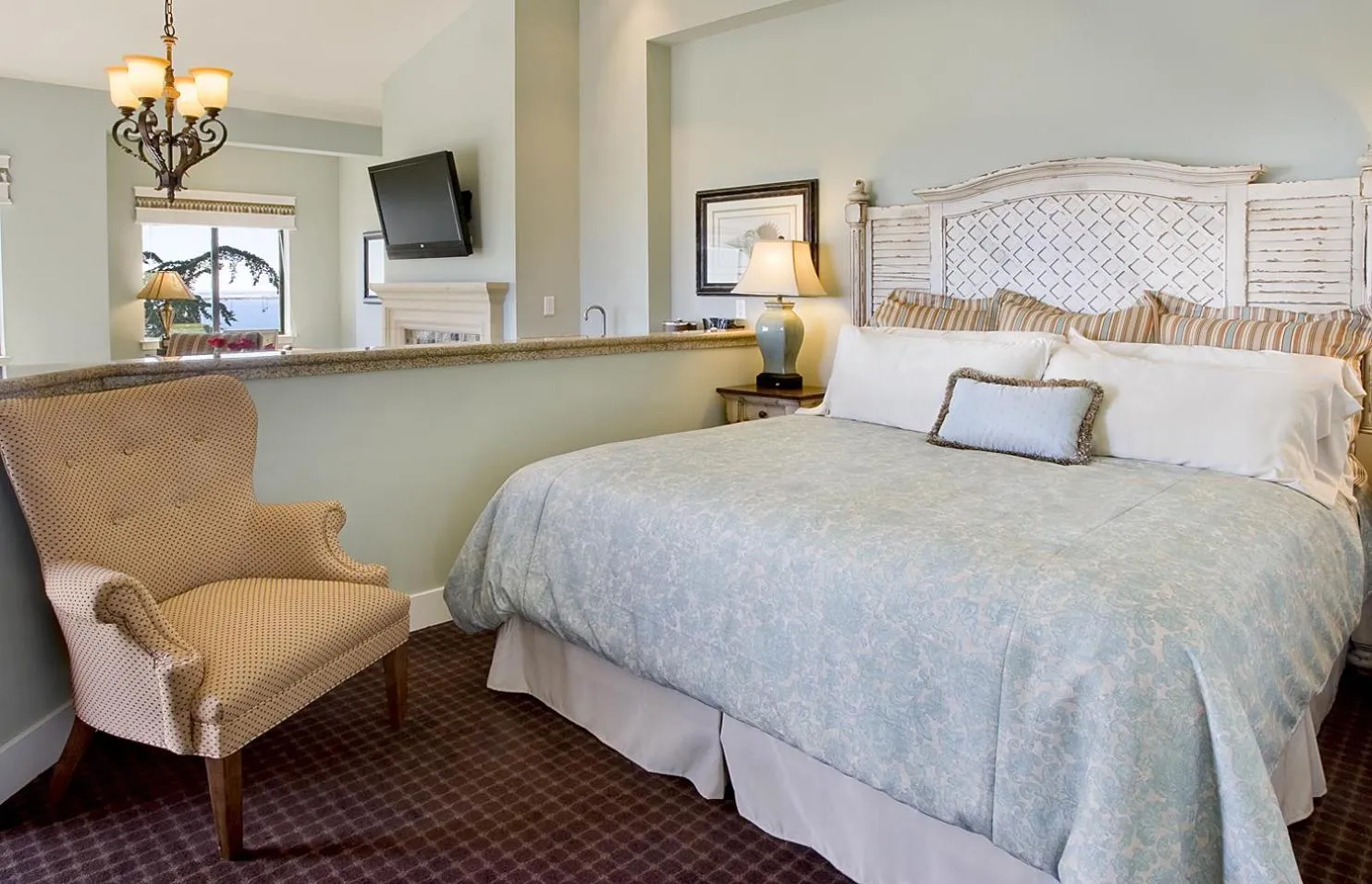 Deluxe King Room with Ocean View in Oceano Hotel and Spa Half Moon Bay Harbor