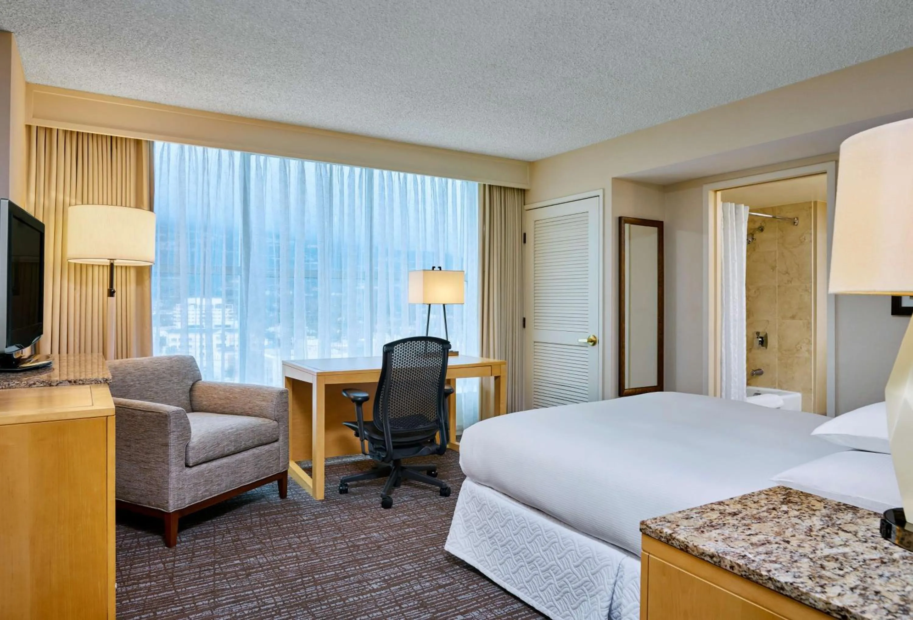 Queen Room in Hilton Los Angeles North-Glendale & Executive Meeting Center