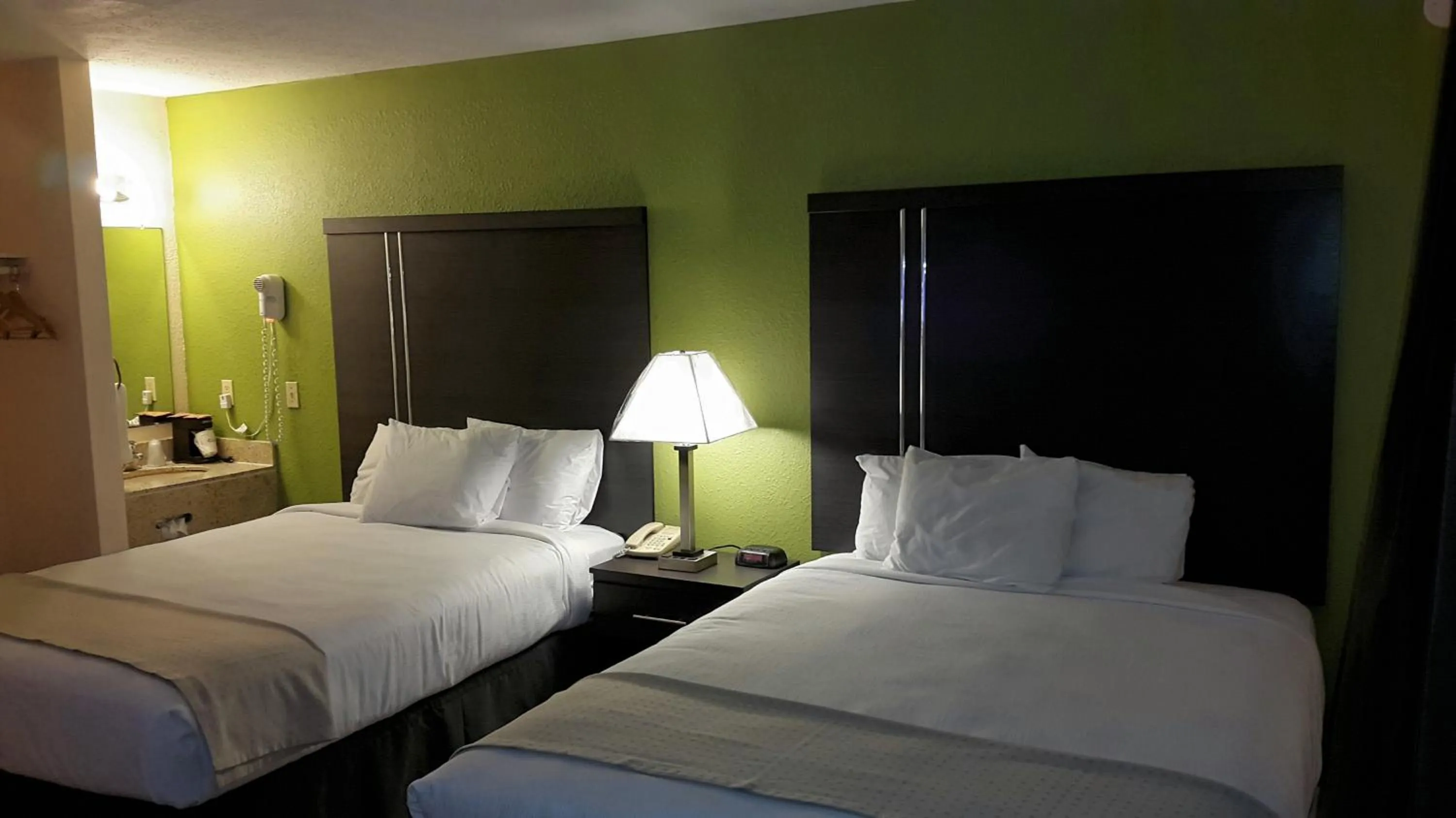 Queen Room with Two Queen Beds in Mountain Valley Inn