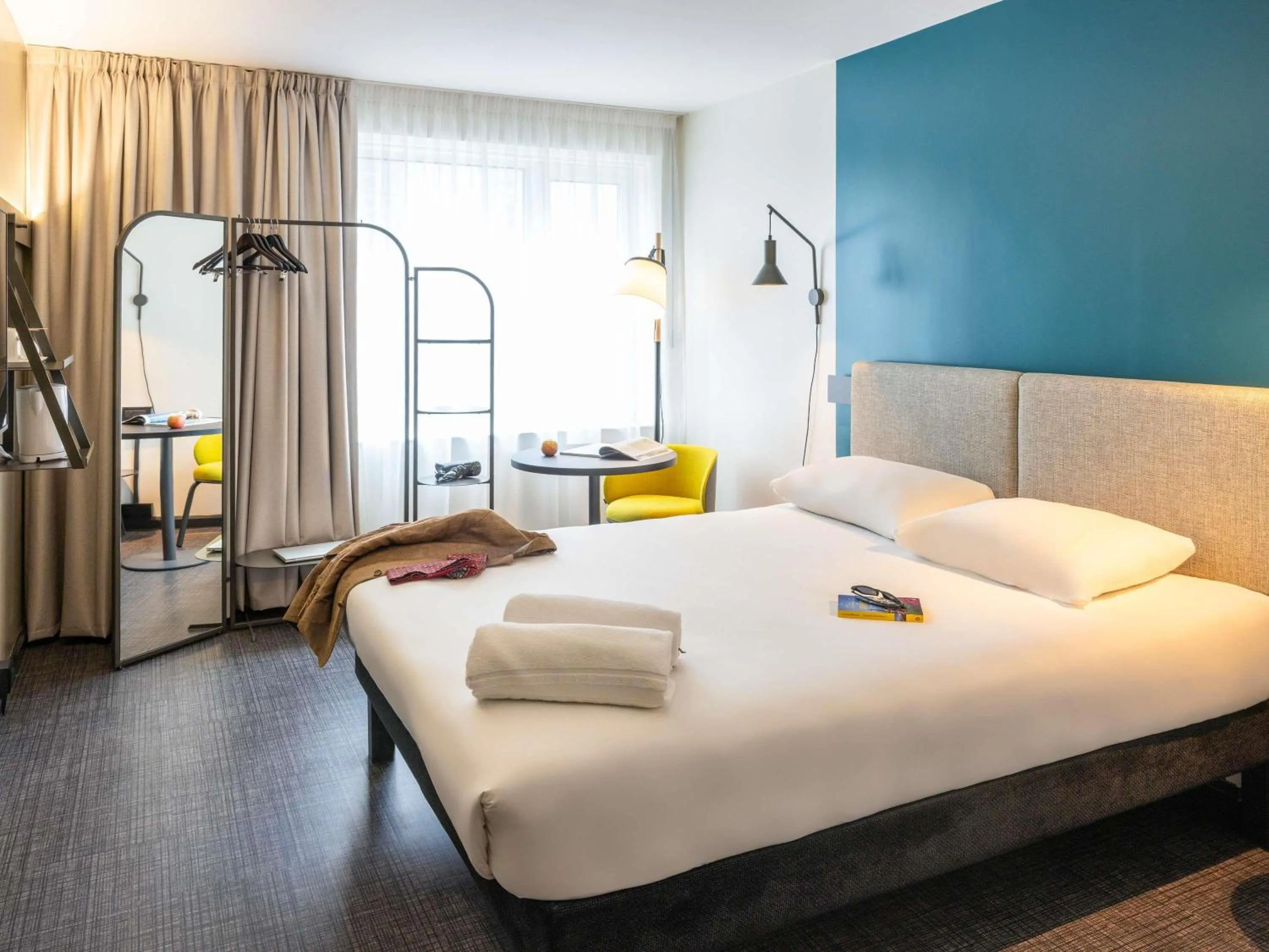 Superior Double Room in ibis Bristol Temple Meads