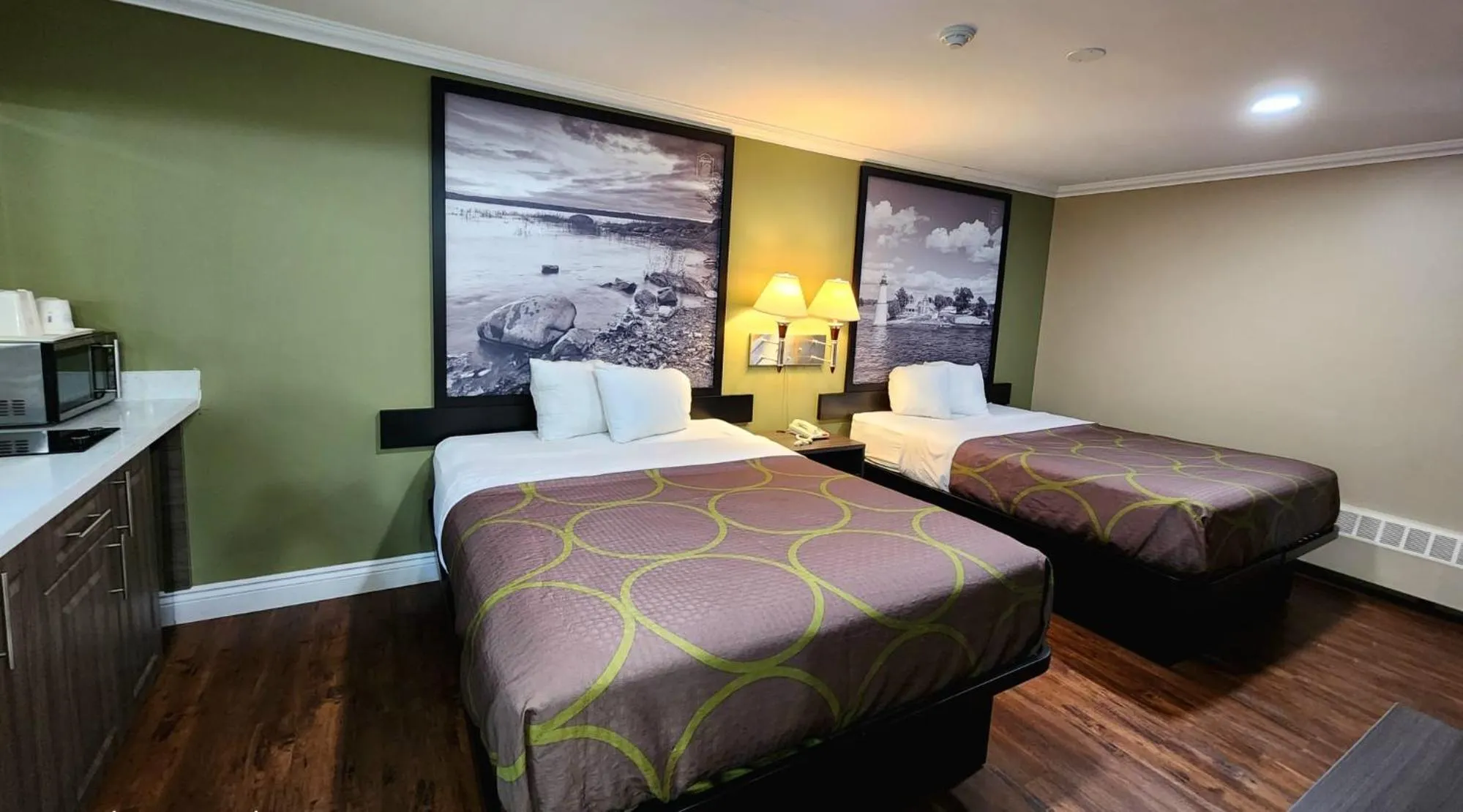 Queen Room with Two Queen Beds - Non-Smoking in Super 8 by Wyndham Pembroke