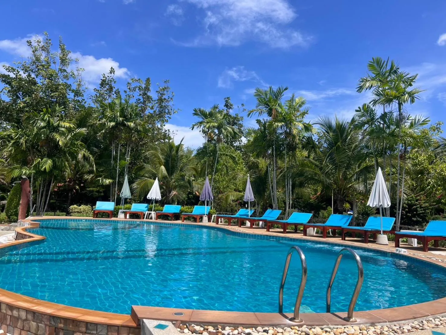 Superior Twin Room in Diamond Beach Resort