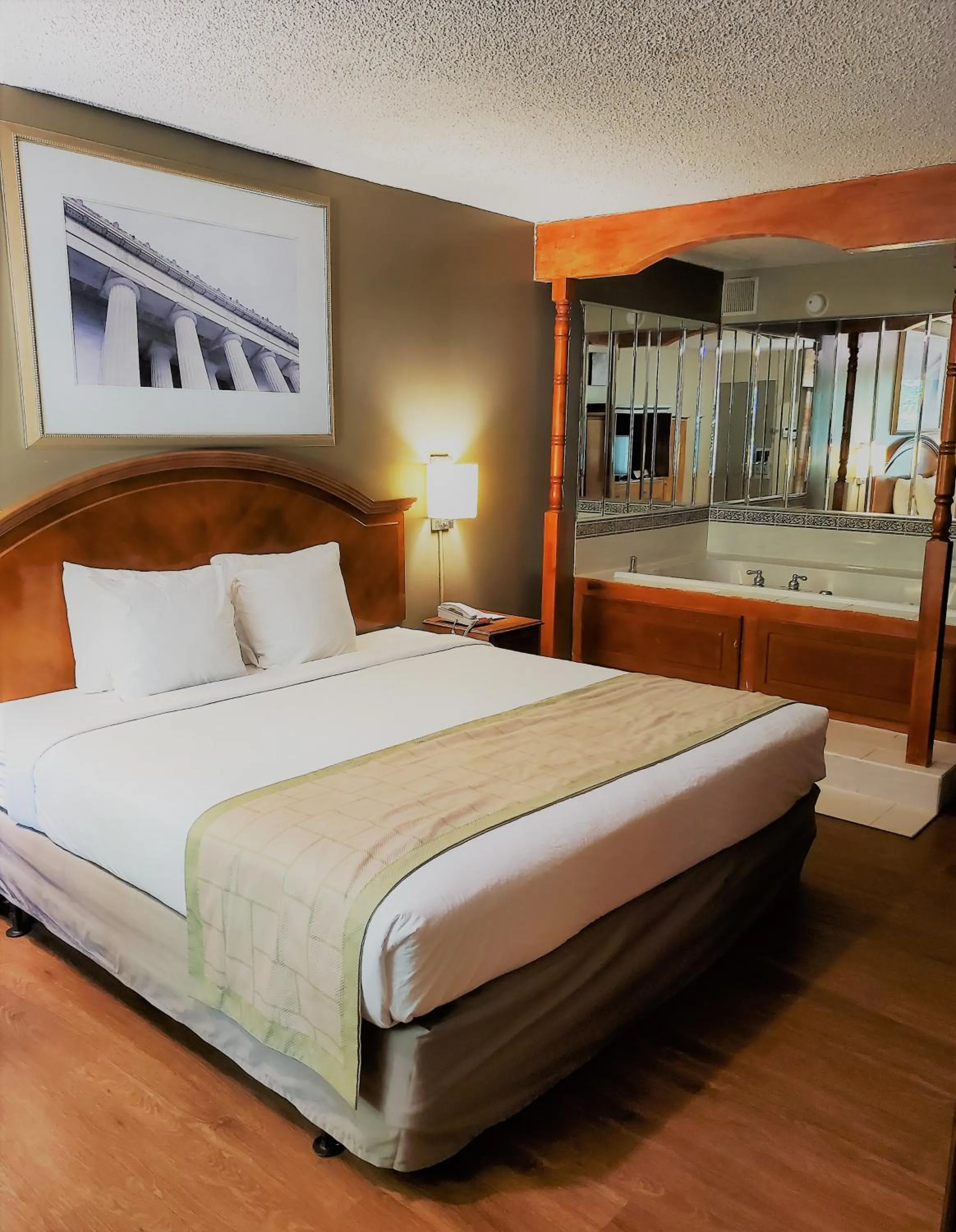 King Studio Suite - Smoking in Days Inn by Wyndham Towson