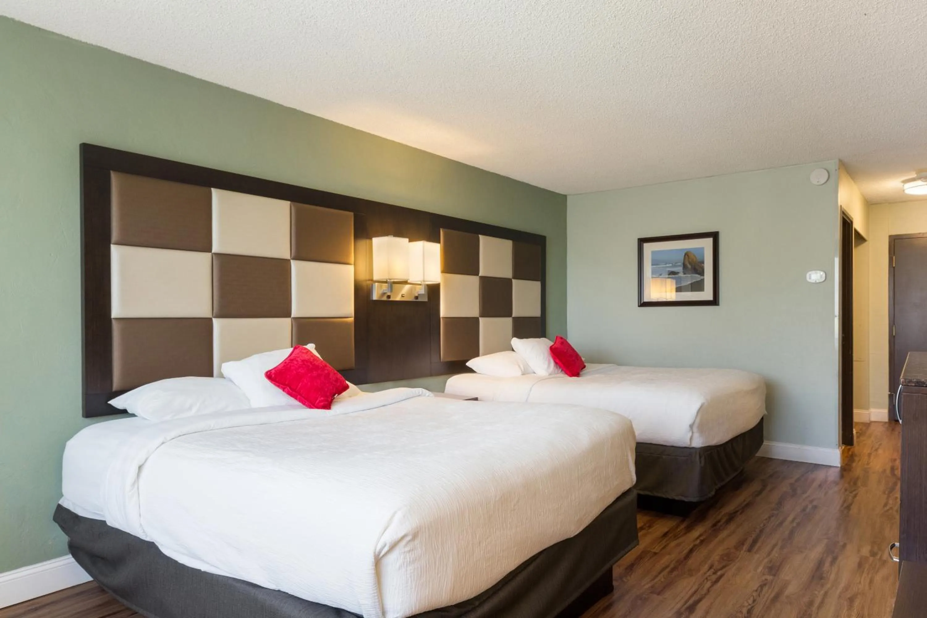 Queen Room with Two Queen Beds in Red Lion Hotel Monterey