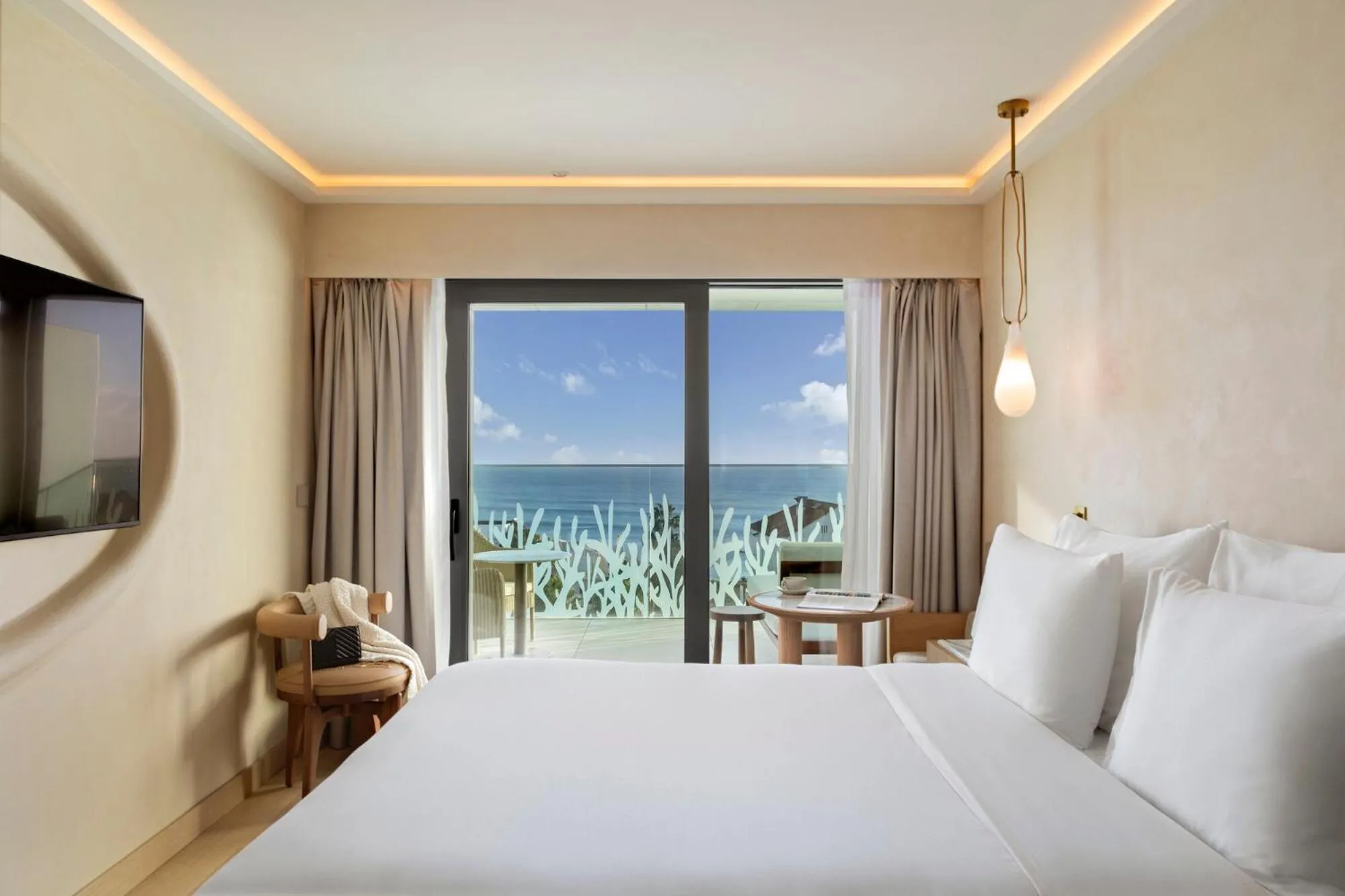 Double or Twin Room Front Ocean View in EVOLUTION Cascais-Estoril Hotel