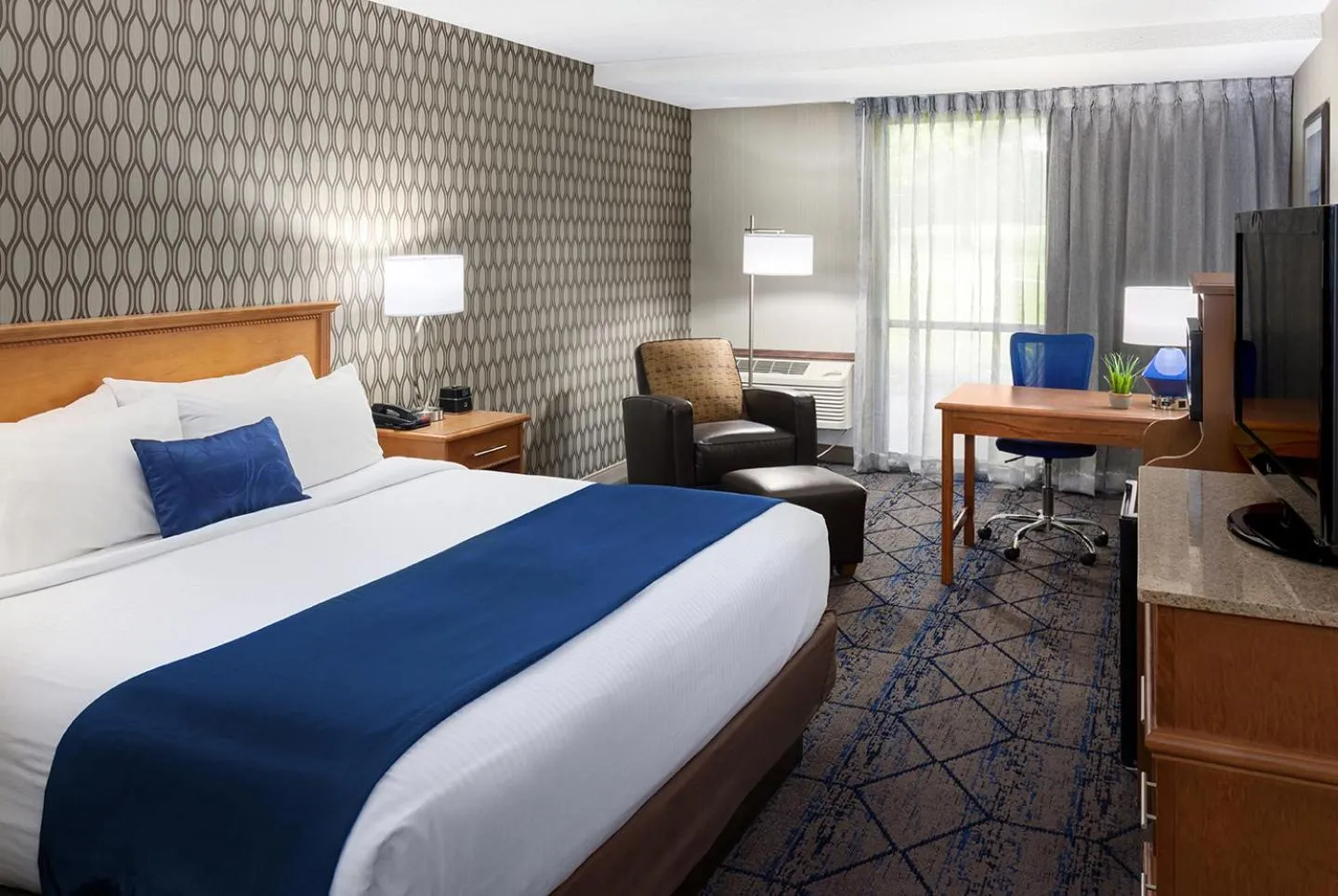 King Room in Lake Okoboji Resort and Conference Center