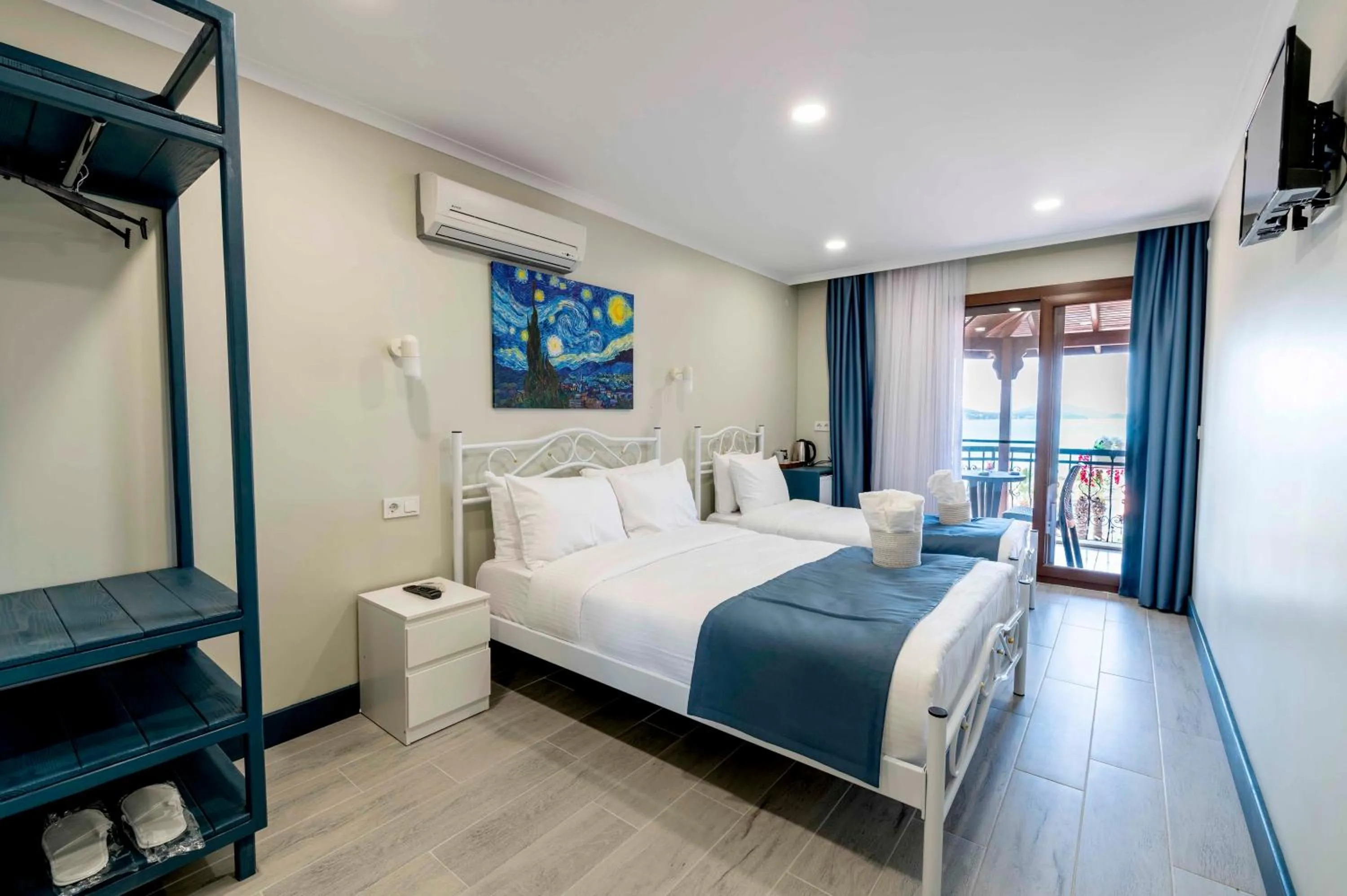Standard Triple Room with Sea View in Cunda Villa Anka