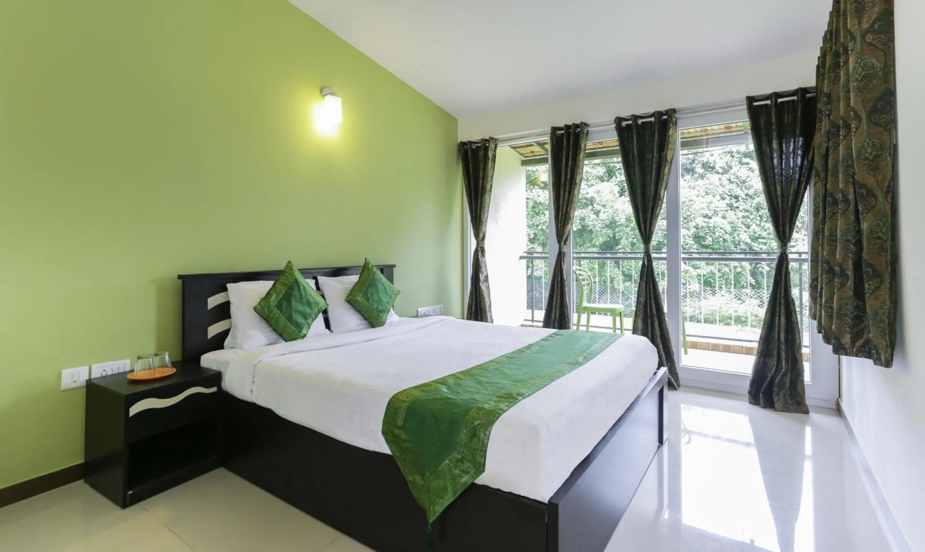 Premium Room - single occupancy in Treebo Laa Gardenia Resort, Nilavoor Lake