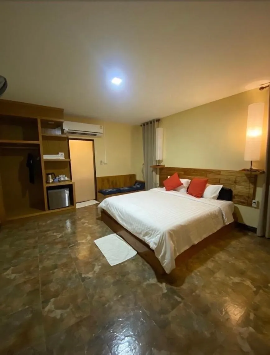 Deluxe Room in Baan Suan Nam Resort