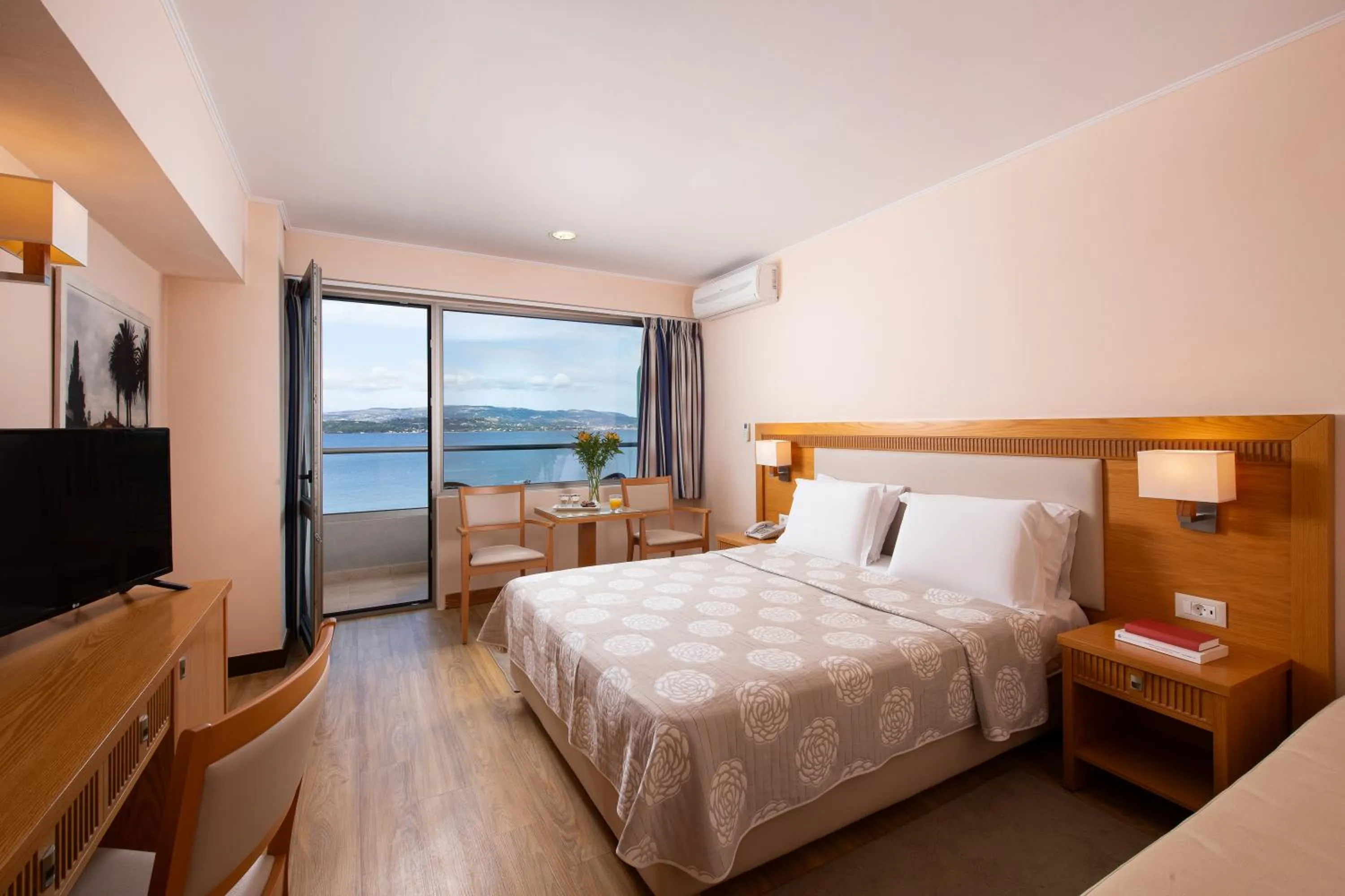 Double or Twin Room with Sea View in Mediterranee