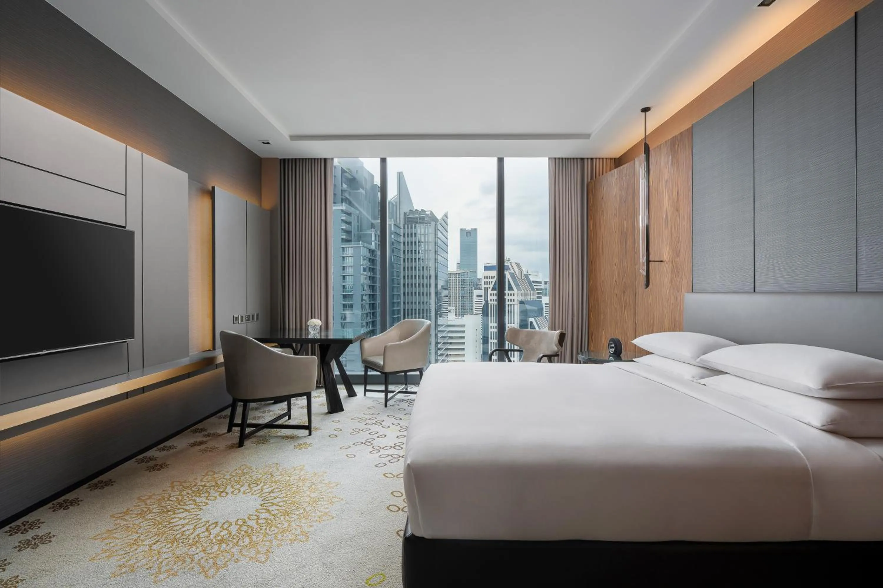 King Room with City View - Club Access in Hyatt Regency Bangkok Sukhumvit