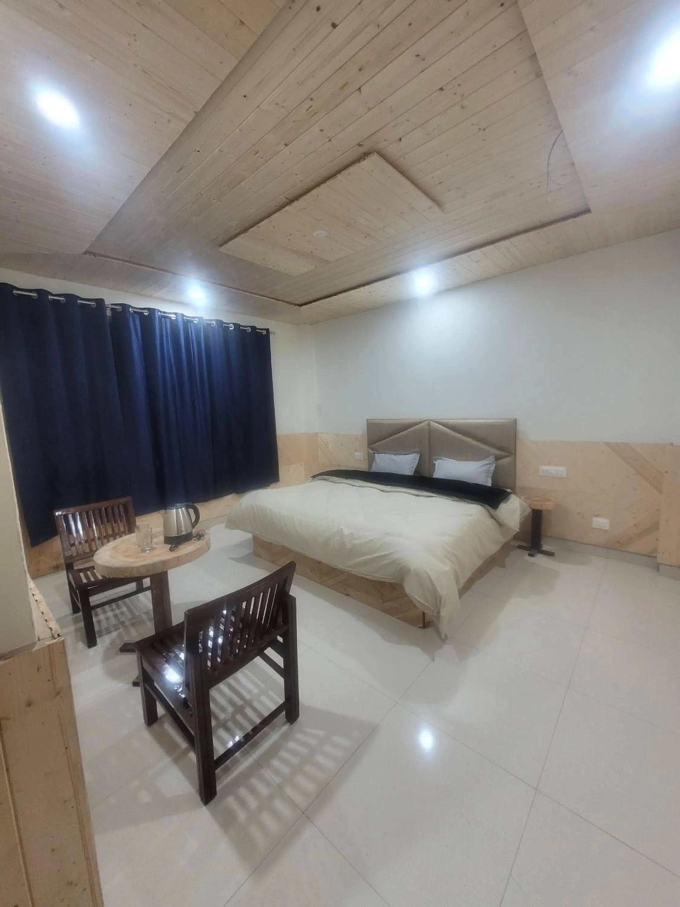 Deluxe King Room in Whoopers Hostel Kasol, Choj