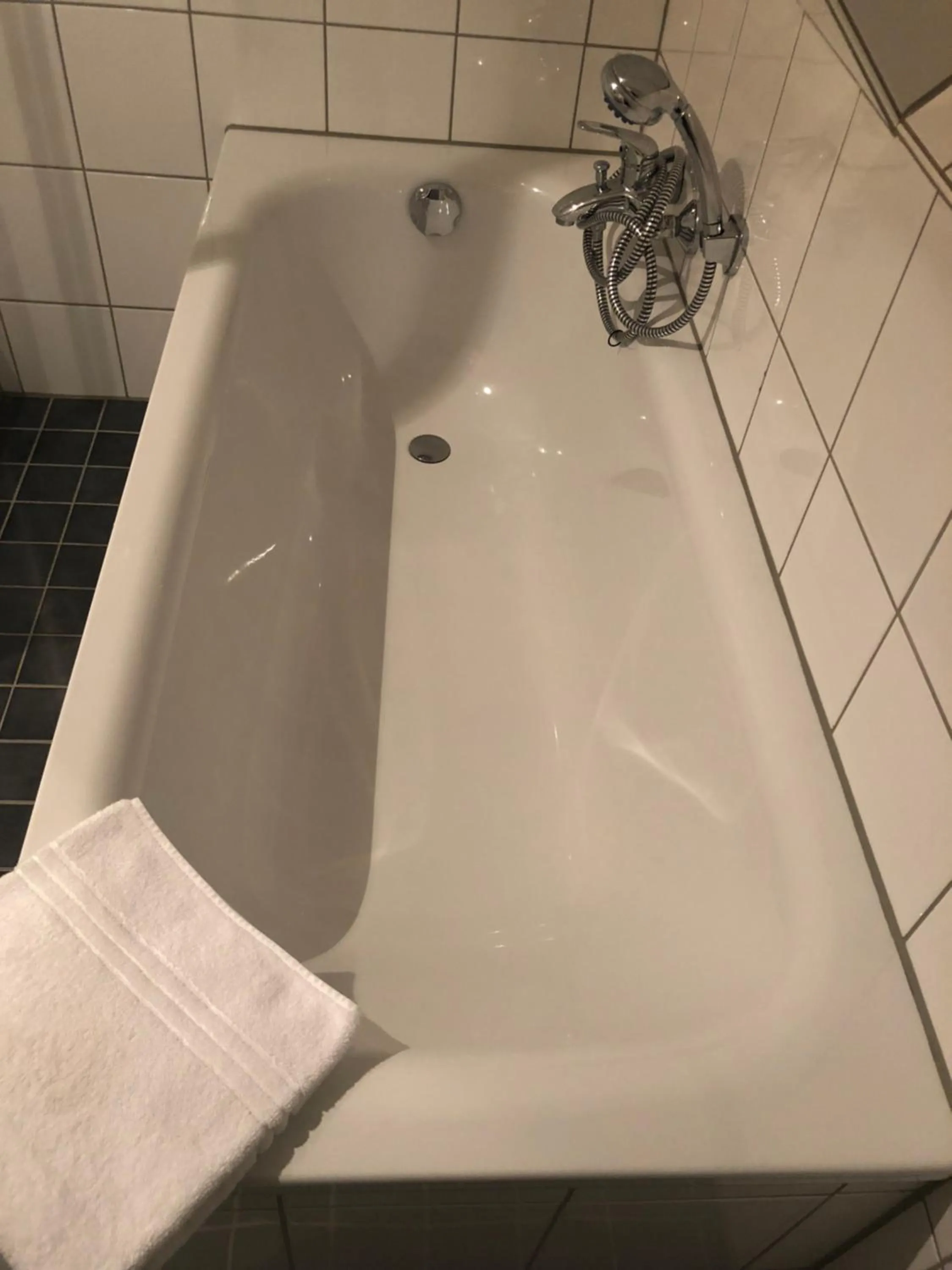 Two-Bedroom Apartment with Shared Bathroom in Hotel La Musica