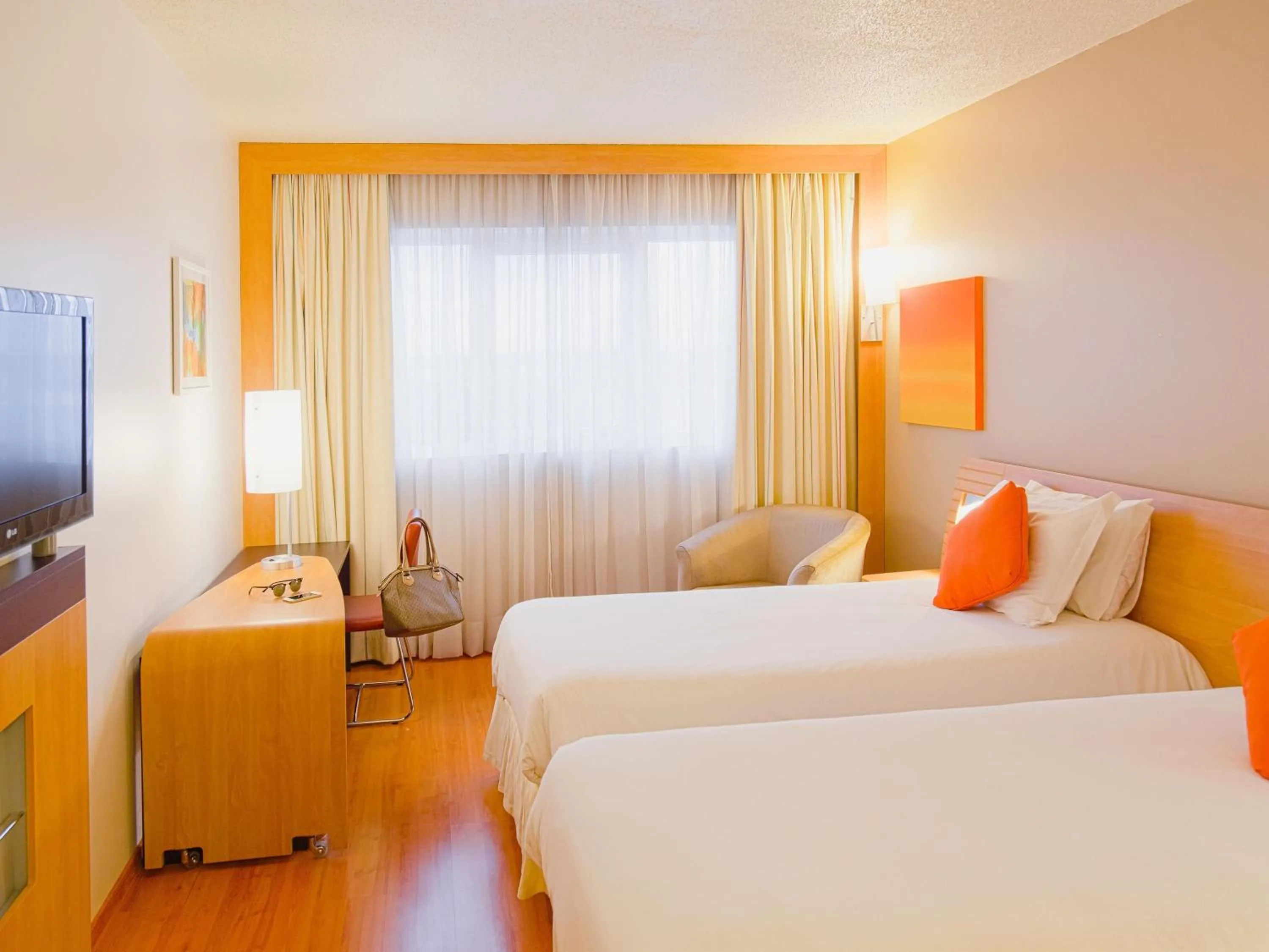 Superior Twin Room in Novotel Porto Alegre Airport