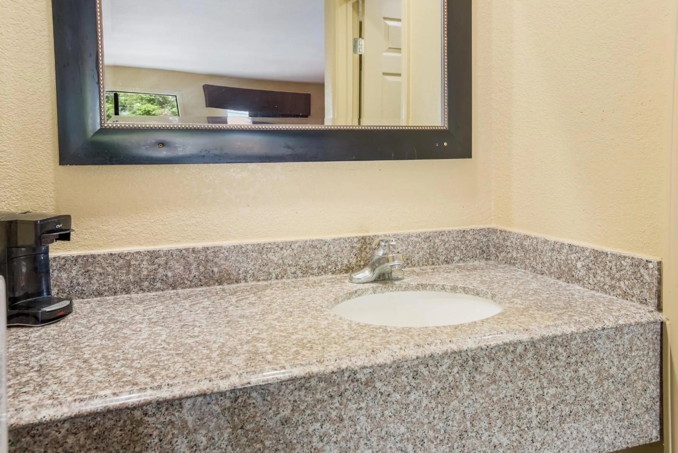 Double Room with Two Double Beds - Accessible/Non-Smoking in Econo Lodge Lake Charles University Area