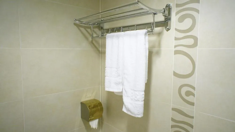 Small Twin Room in B&B Mongkok Hotel