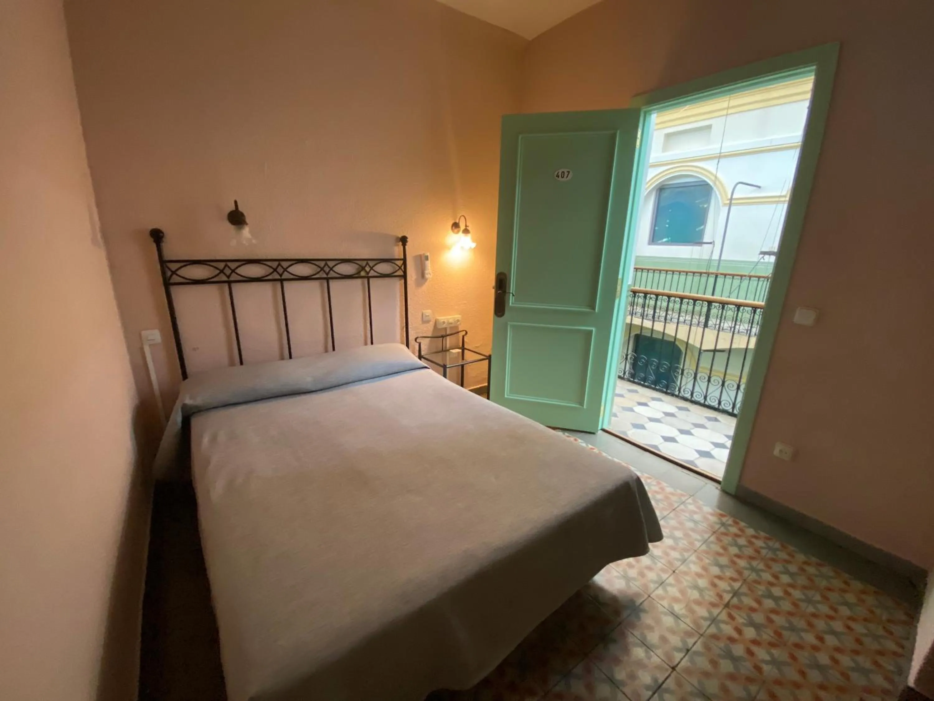 Single Room in Hotel Peninsular
