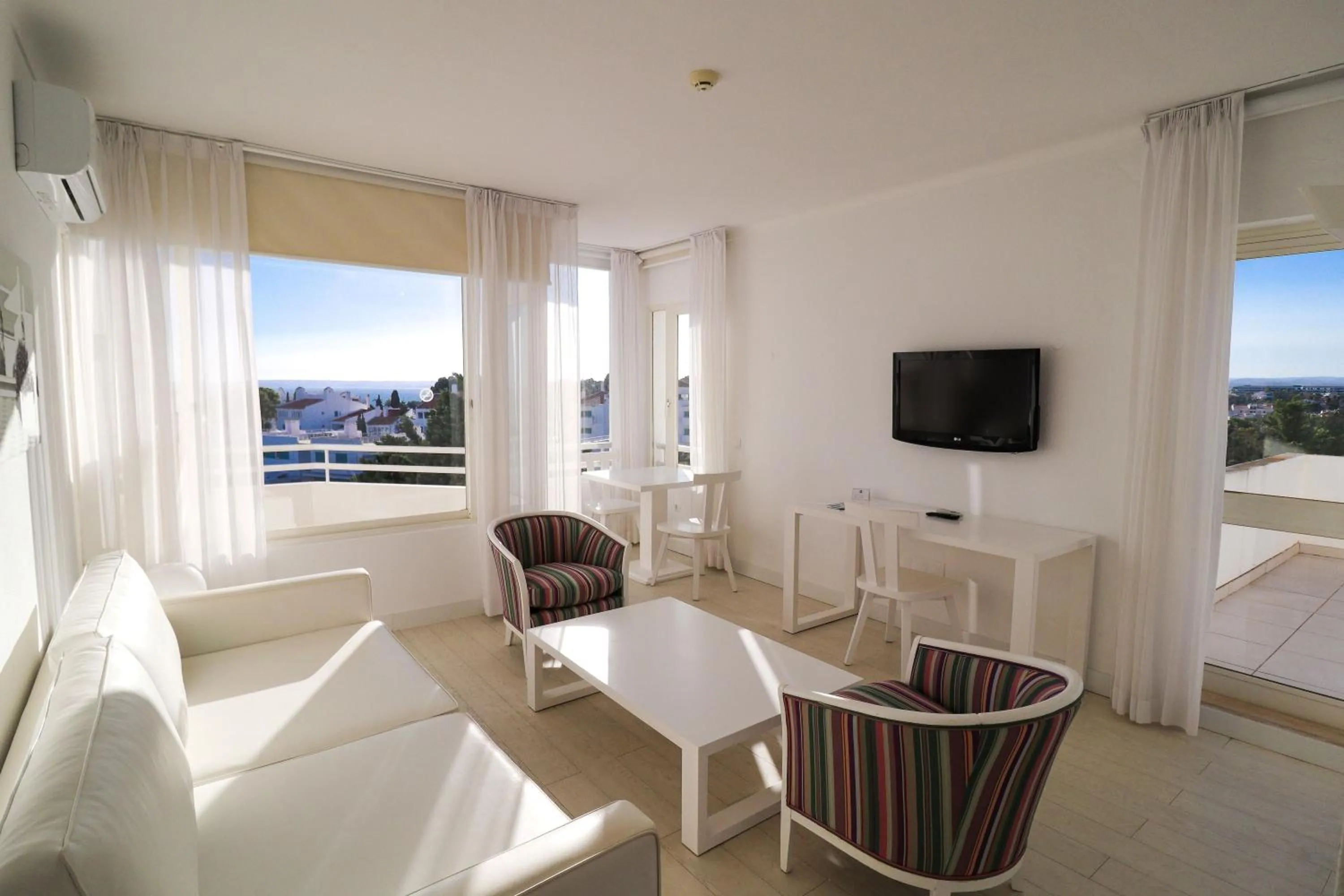 One-Bedroom Apartment with Sea View in Prainha Clube