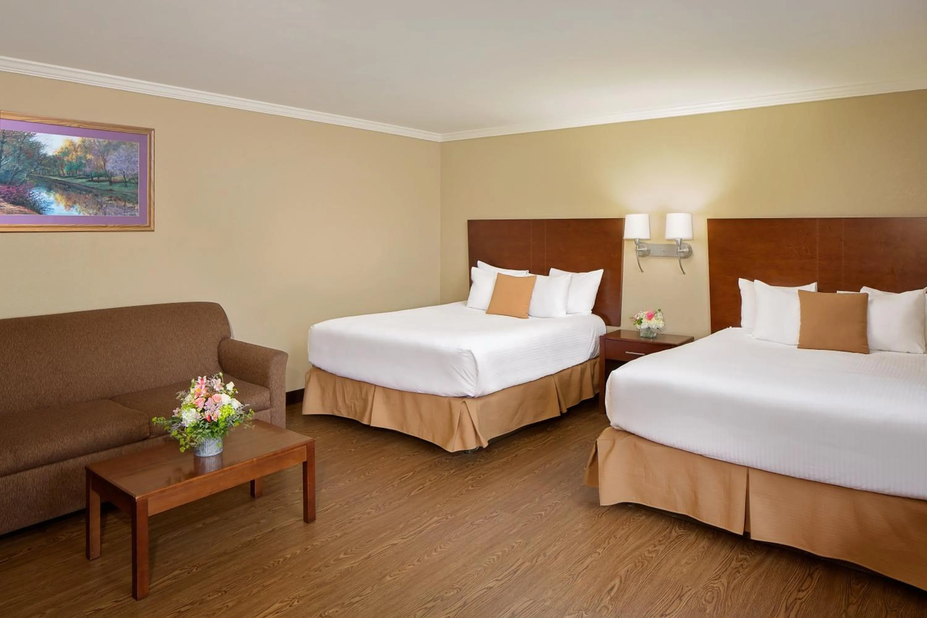 Queen Room with Two Queen Beds and Sofa Bed in Best Western Bennington