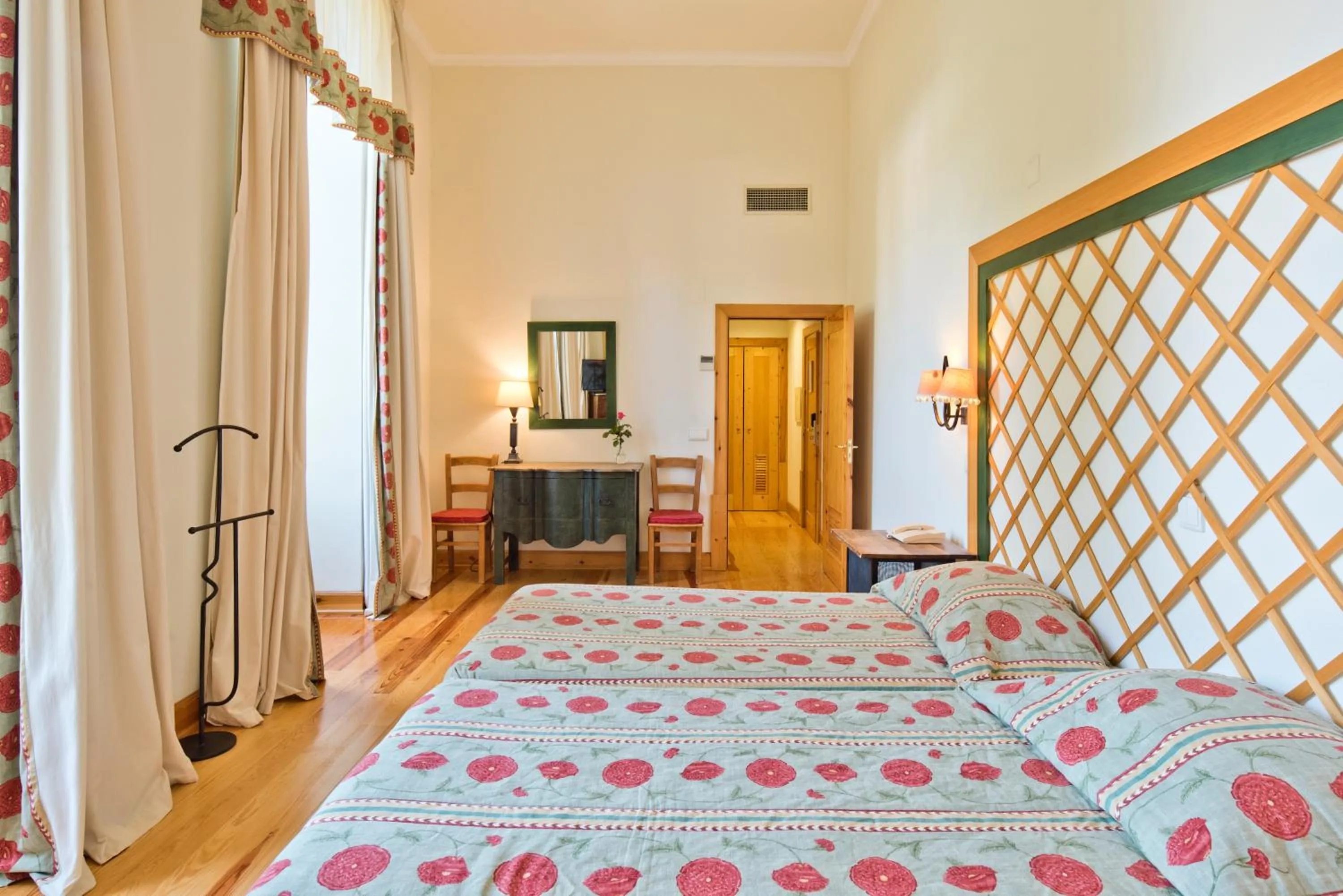 Superior Twin Room in Lam Hotel Convento do Desagravo