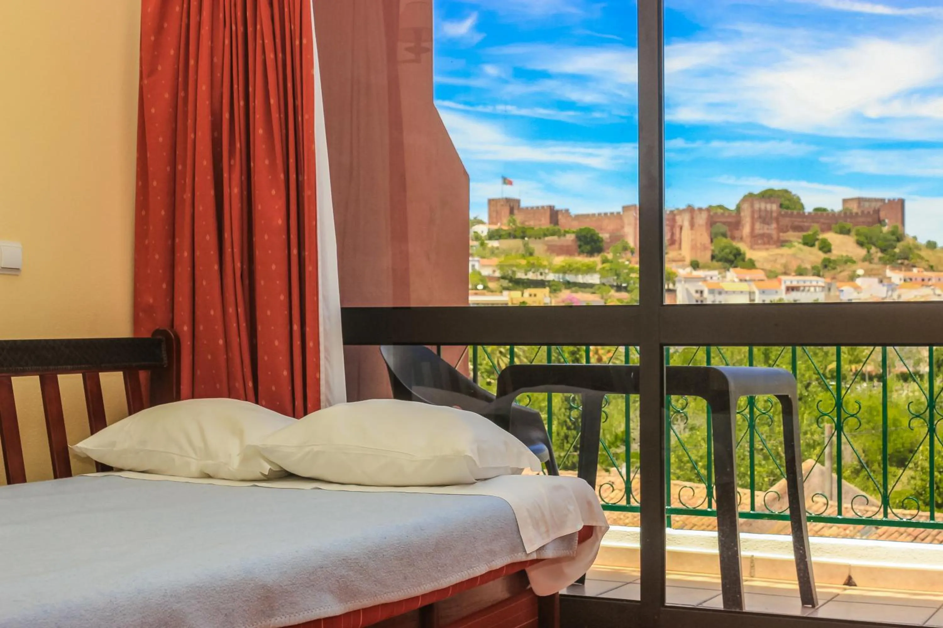 Triple Room with Castle View in Hotel Colina Dos Mouros