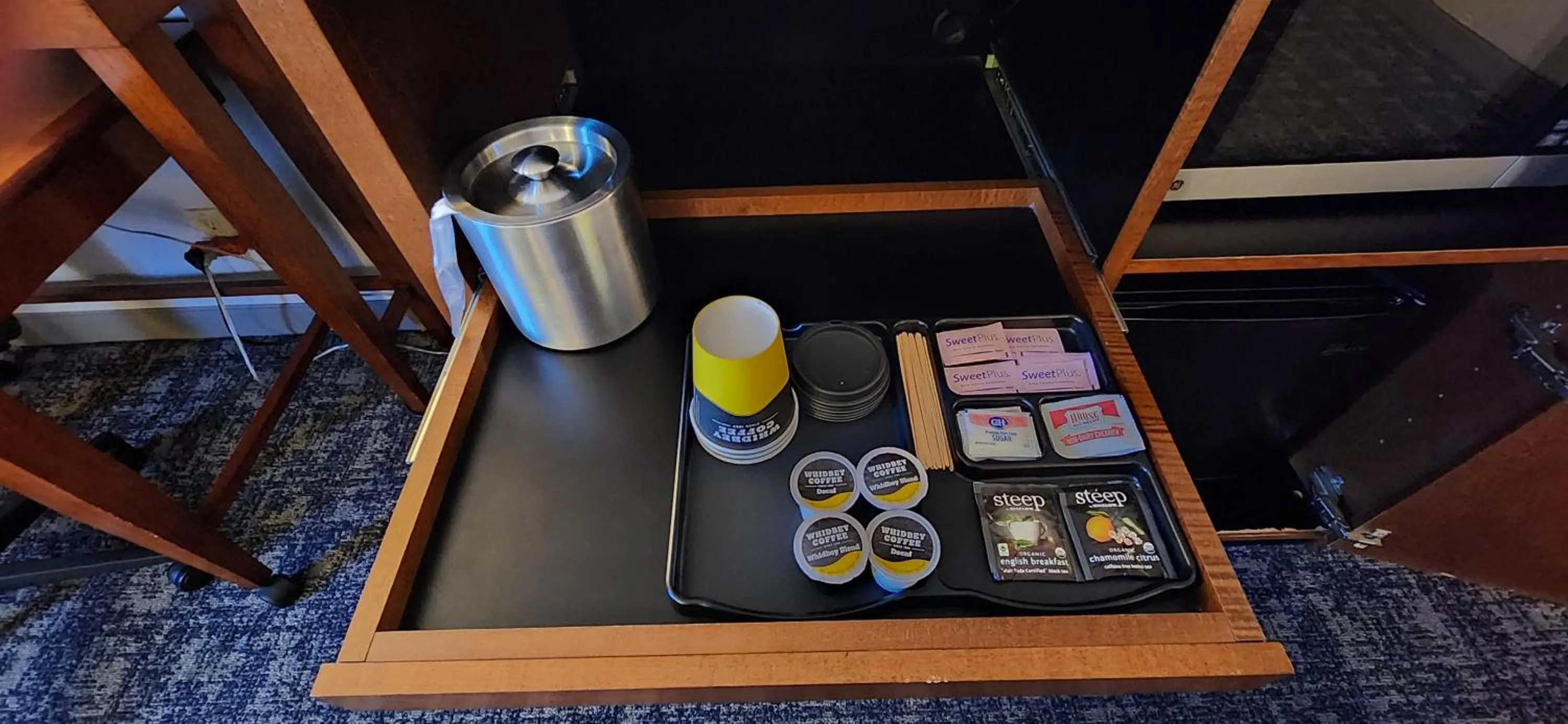 Two Room Suite in Red Lion Hotel Eureka