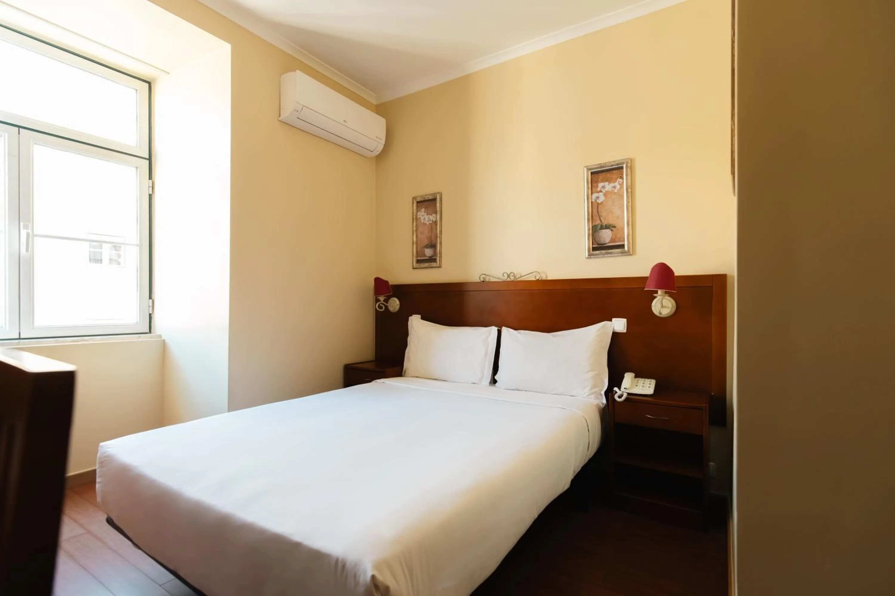 Double Room in Grande Pensao Residencial Alcobia