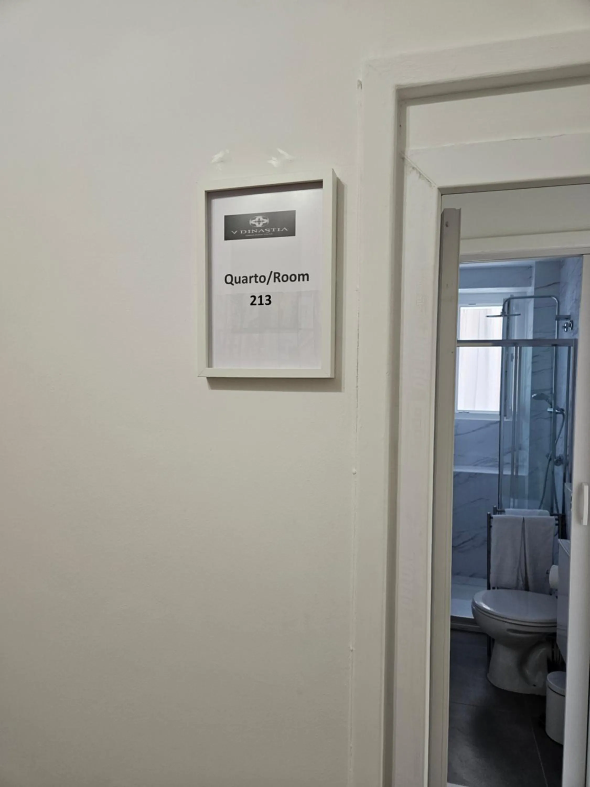 Standard Suite in V Dinastia