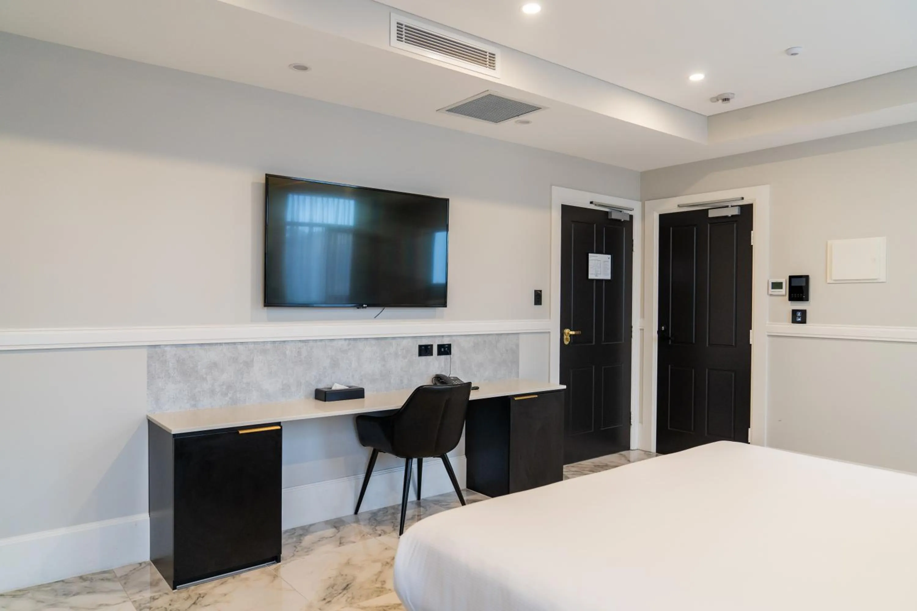 Standard King Room - Disability Access in Gladius Hotel & Suites-Parramatta Marsden Street