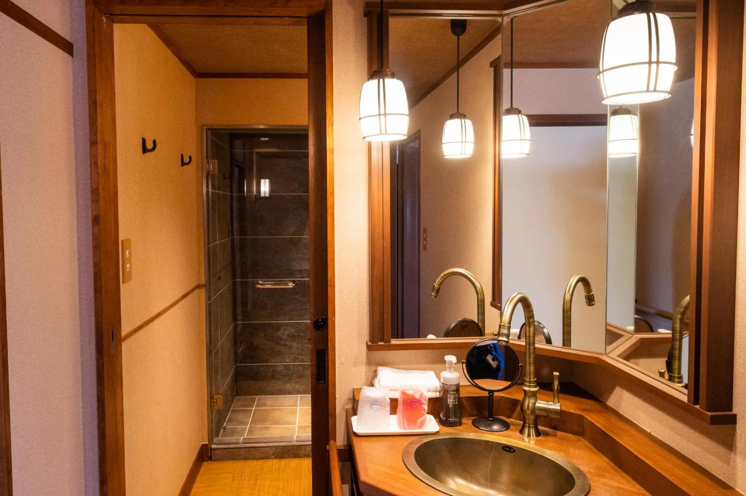 Superior Japanese-Style Family Room with Shower - single occupancy in Koran no Yu Kinkouro