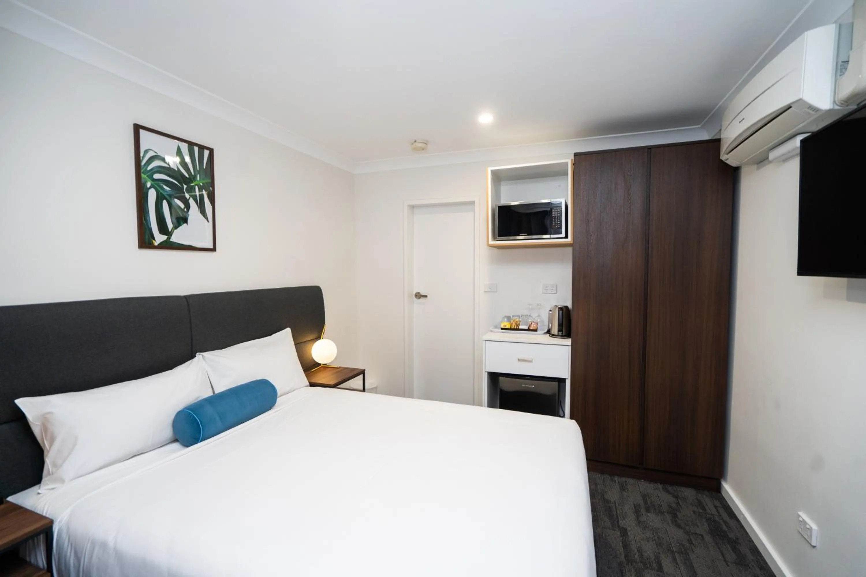 Standard Double Room in Littomore Suites Bathurst