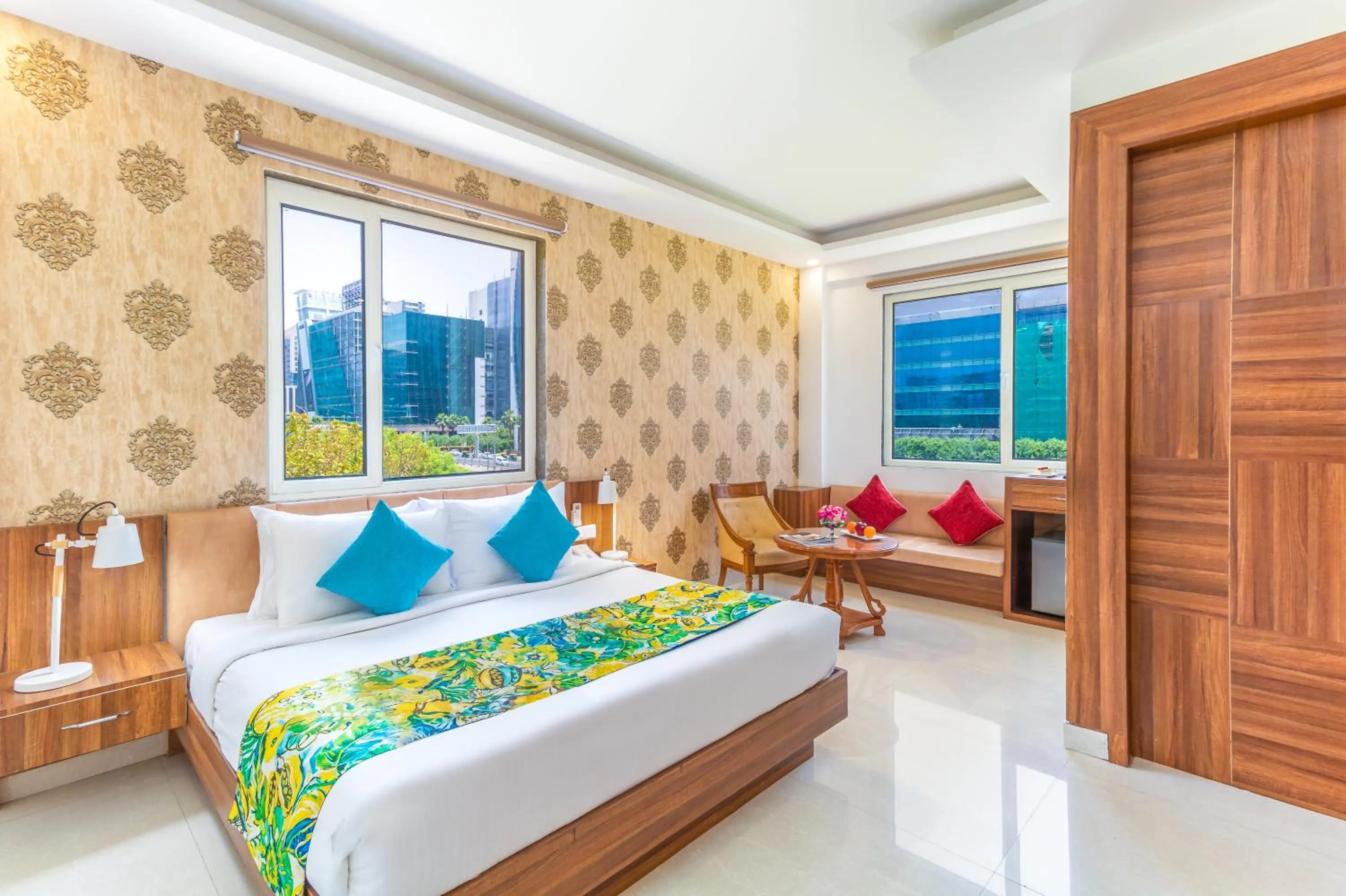 Deluxe king bed room with 10% discount on Food & Soft Beverages (at restaurants) in Inde Hotel Cyber City