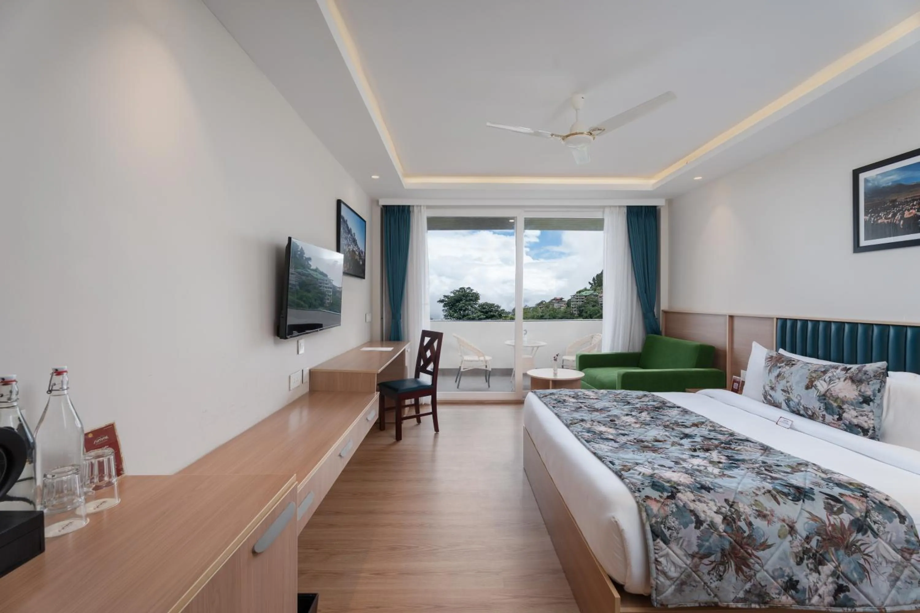 King Executive View Room with Balcony and Sofa Cum Bed in Summit Norling Resort & Spa
