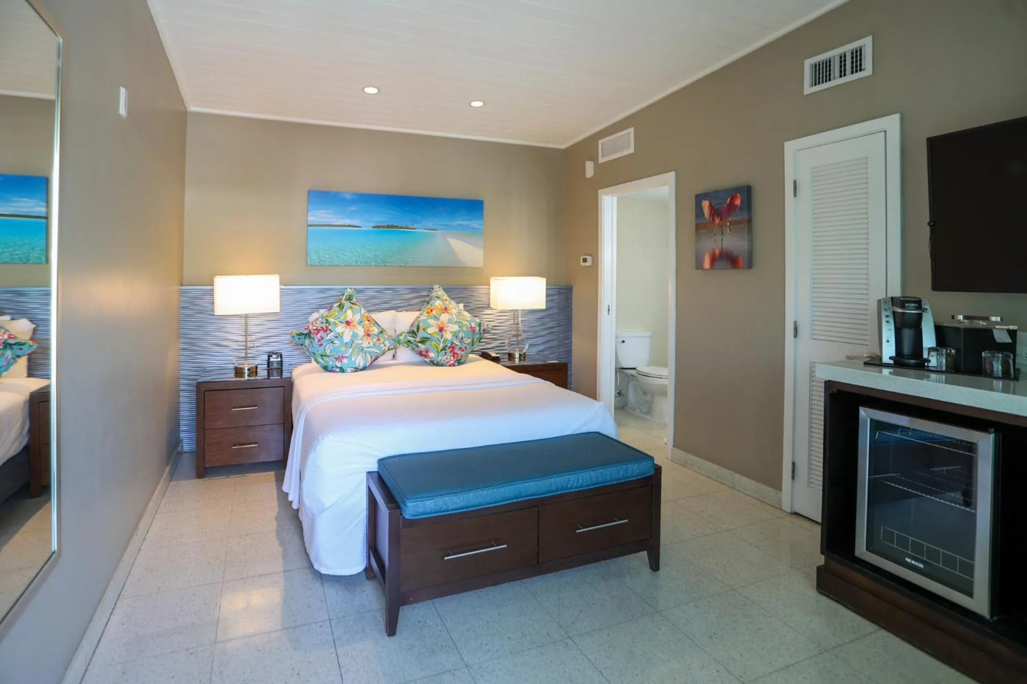 Deluxe Queen Room in Orchid Key Inn - Adults Only