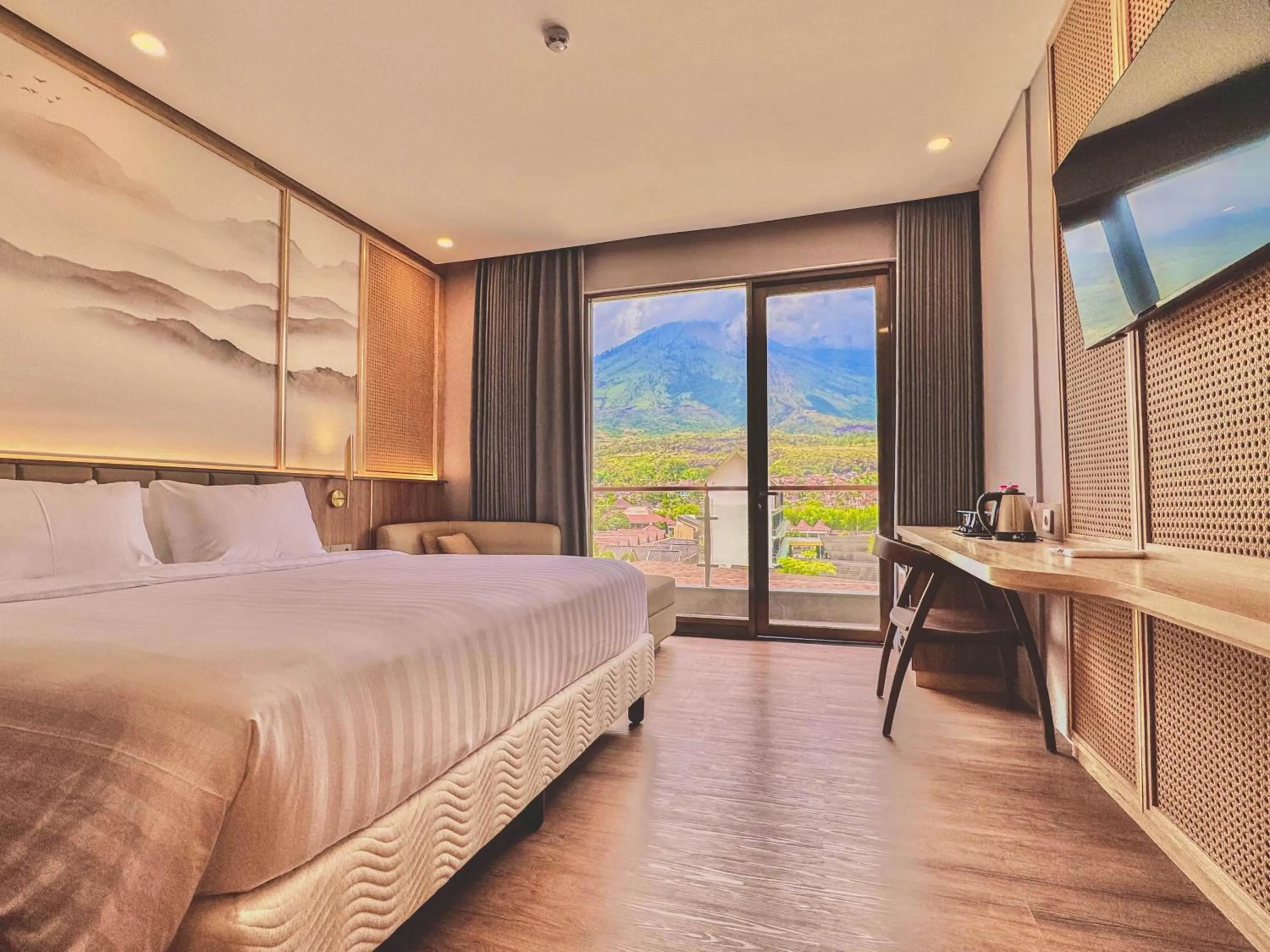 Junior Suite Double Bed Mountain View in Cahaya Villa Garut