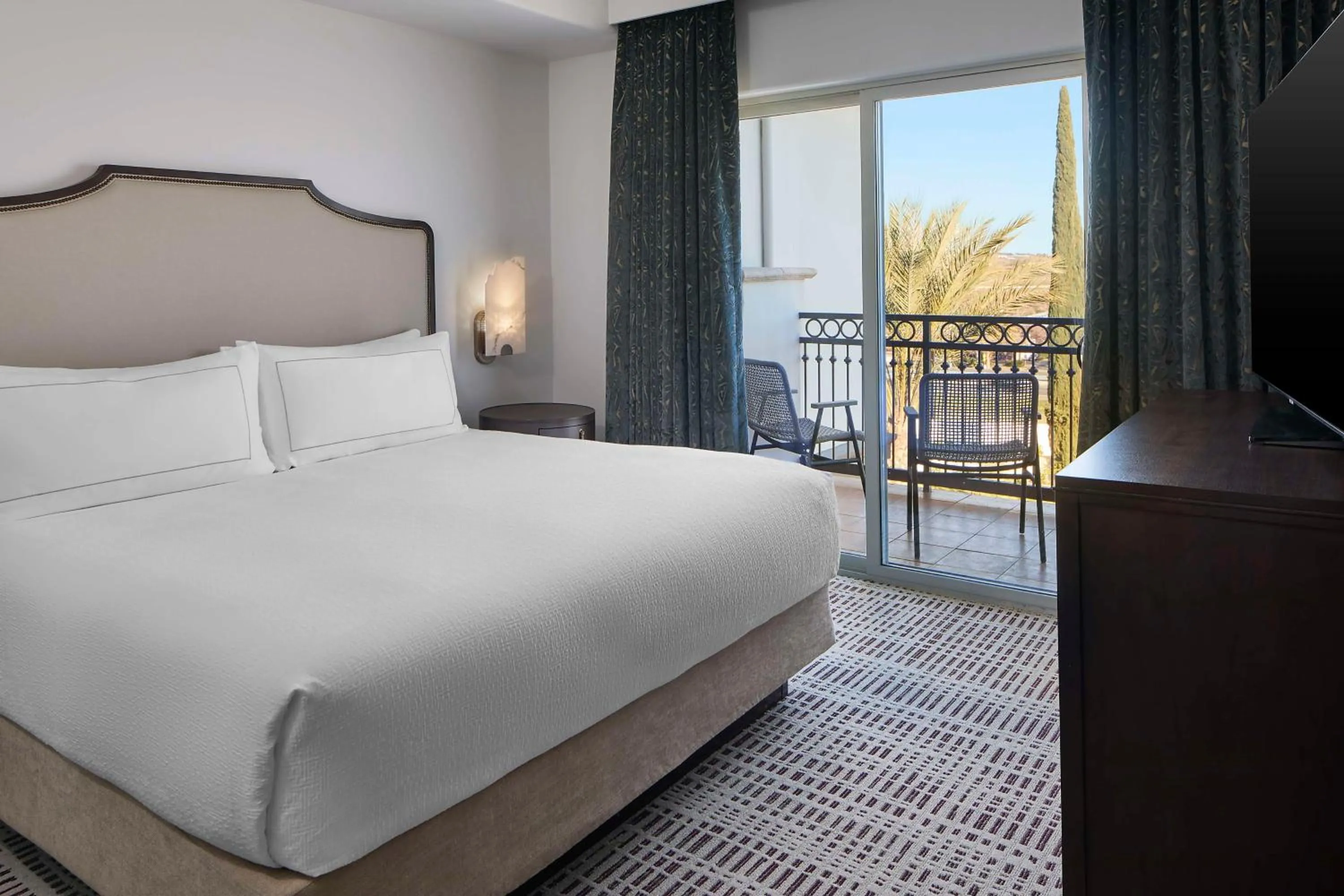 One-Bedroom King Suite with Sofa Bed - Balcony in Bellasera Hotel & Suites Paso Robles, Tapestry by Hilton