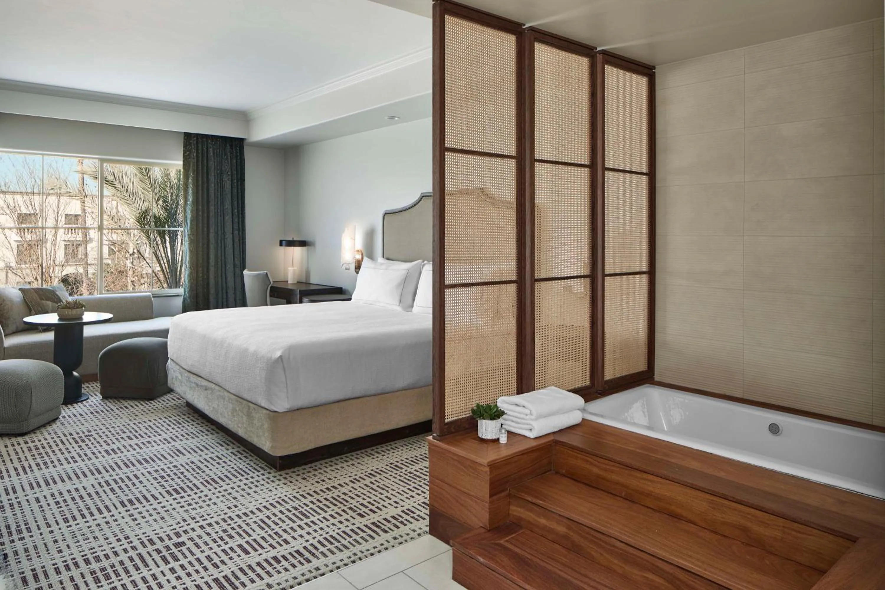 King Room with Jetted Tub in Bellasera Hotel & Suites Paso Robles, Tapestry by Hilton