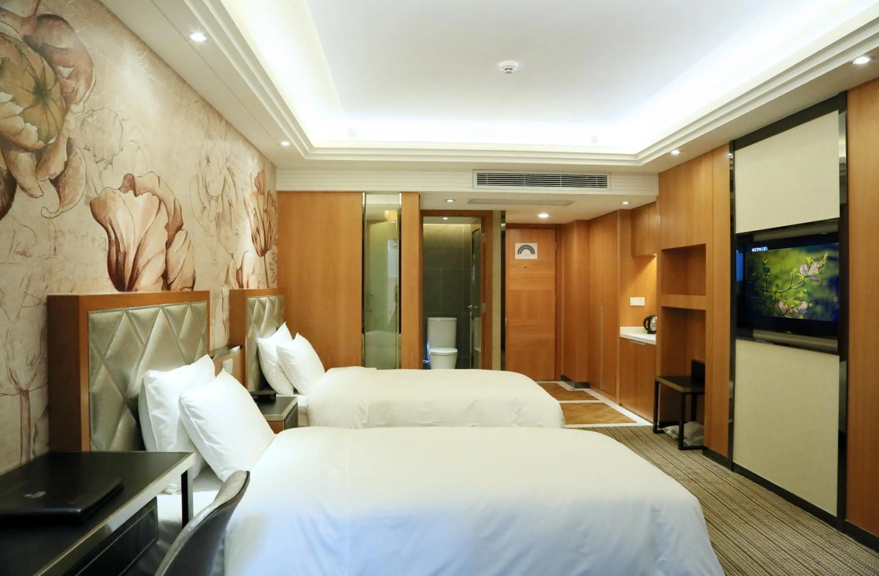 Budget Twin Room in Nanjing Central Hotel