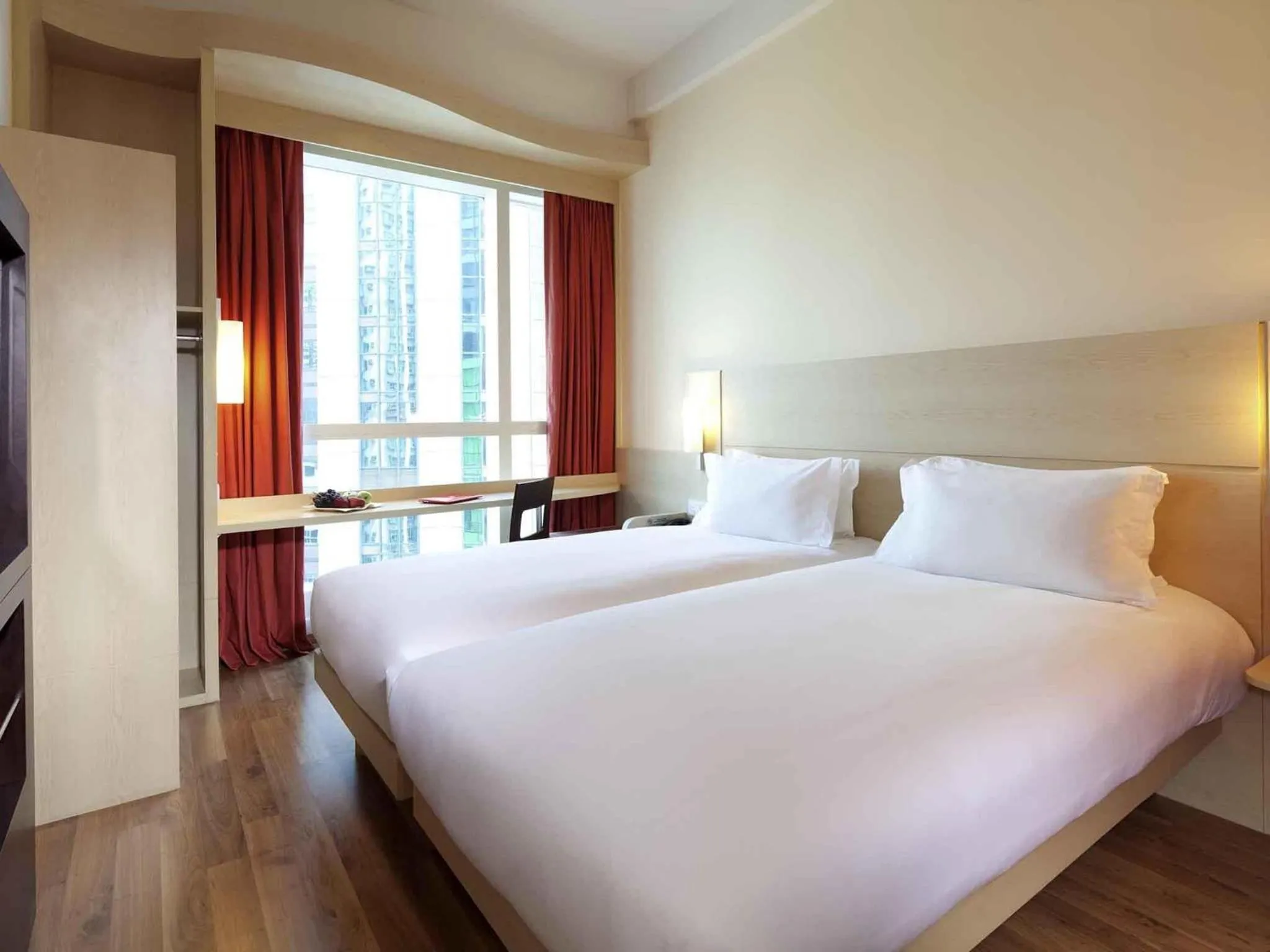 Standard Twin Room with City View in Ibis Hong Kong Central & Sheung Wan