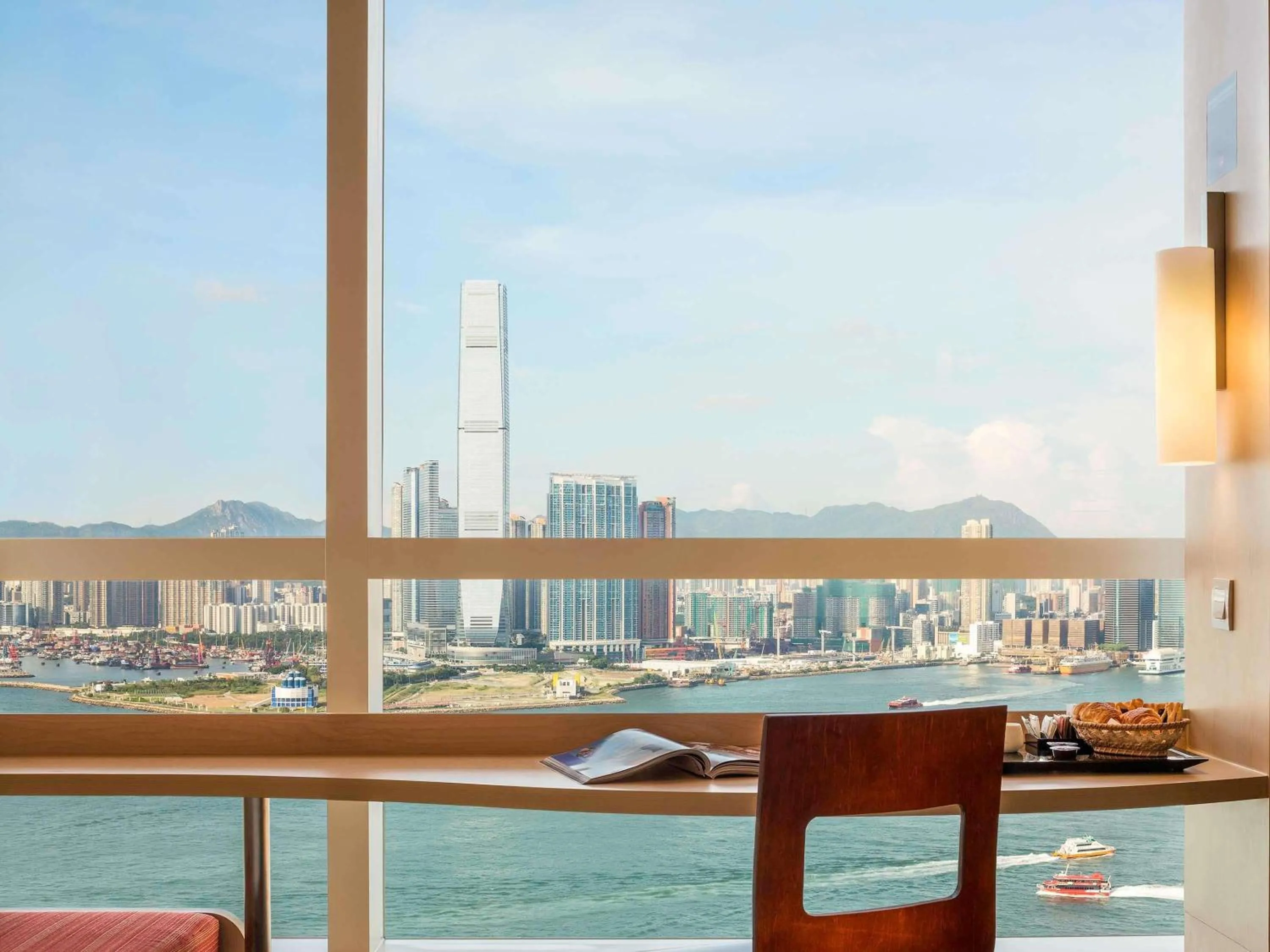 Standard Queen Room with Harbor View in Ibis Hong Kong Central & Sheung Wan