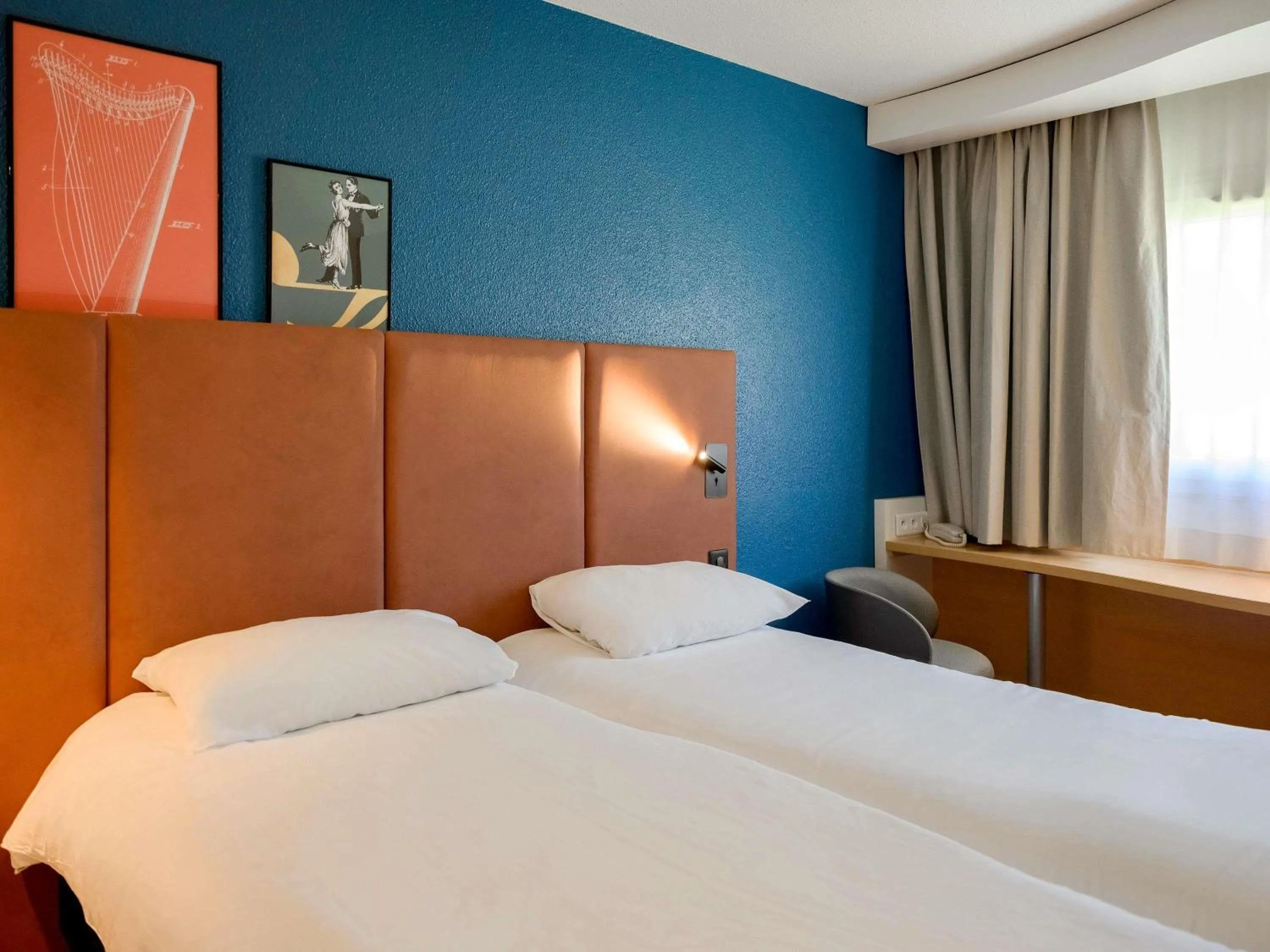 Standard Room with 2 Single Beds in ibis Douai Centre