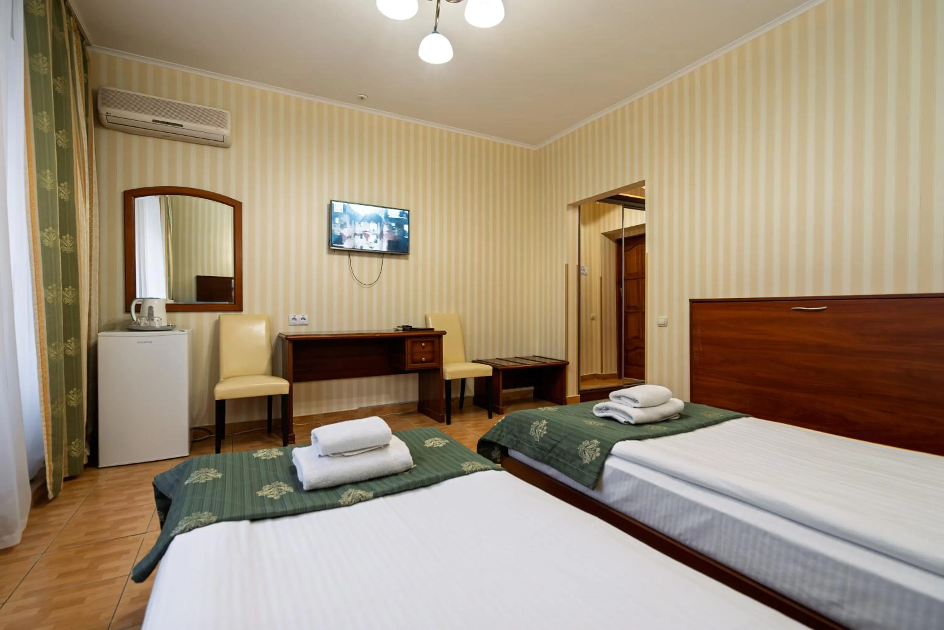Standard Twin Room in Hotel Verhovina