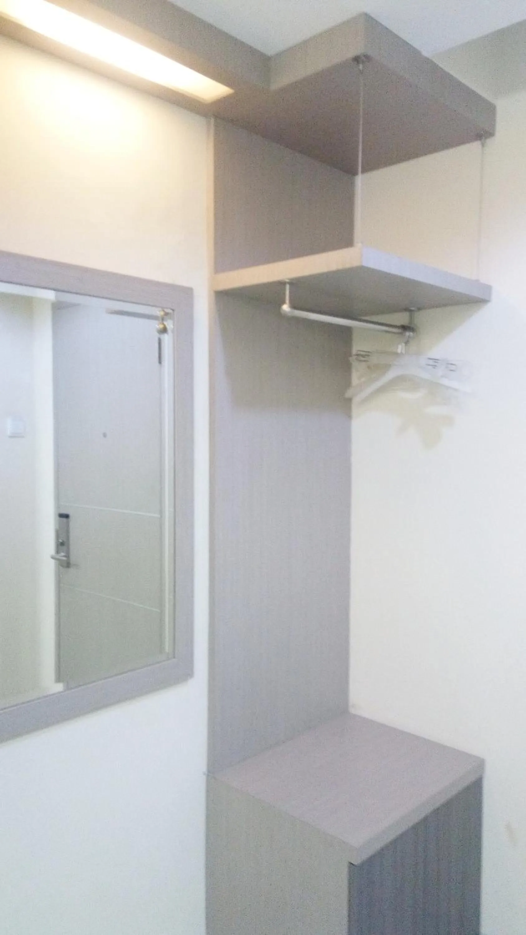 Deluxe Twin Room in Ethan Hotel Cilincing Plaza