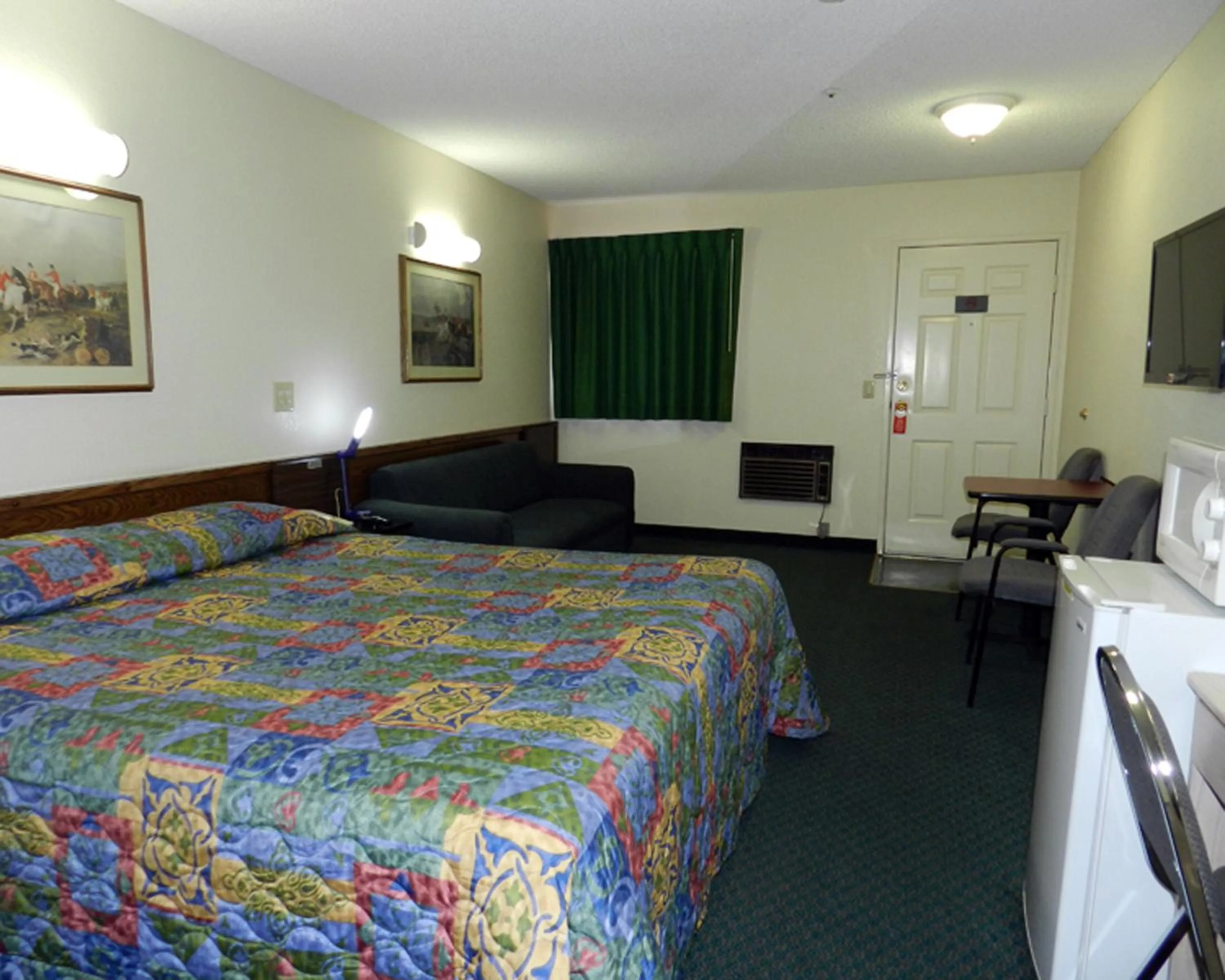 King Suite - Non-Smoking in High Desert Motel Joshua Tree National Park